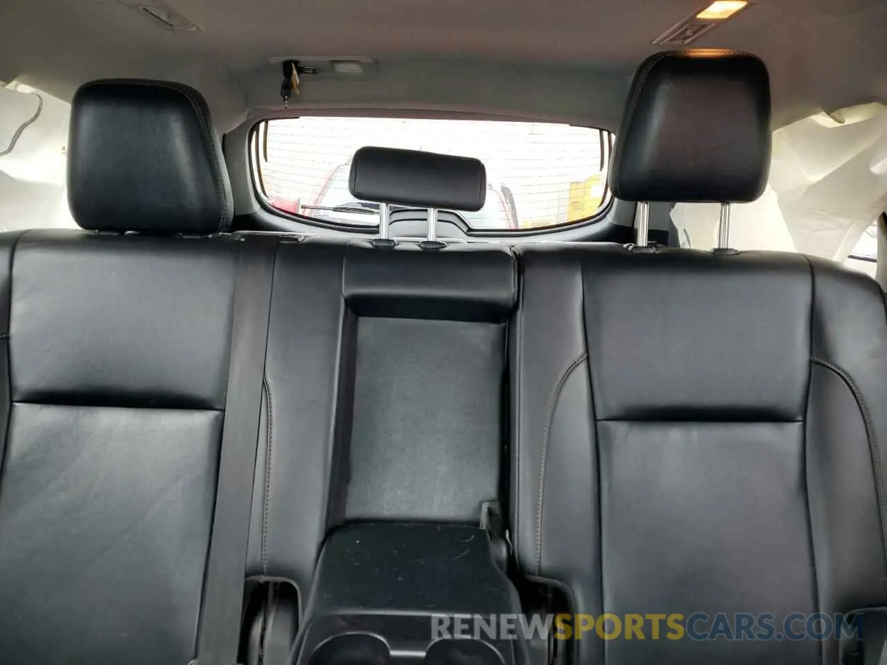 10 Фотография поврежденного автомобиля 5TDJZRFH0KS593872 TOYOTA HIGHLANDER 2019