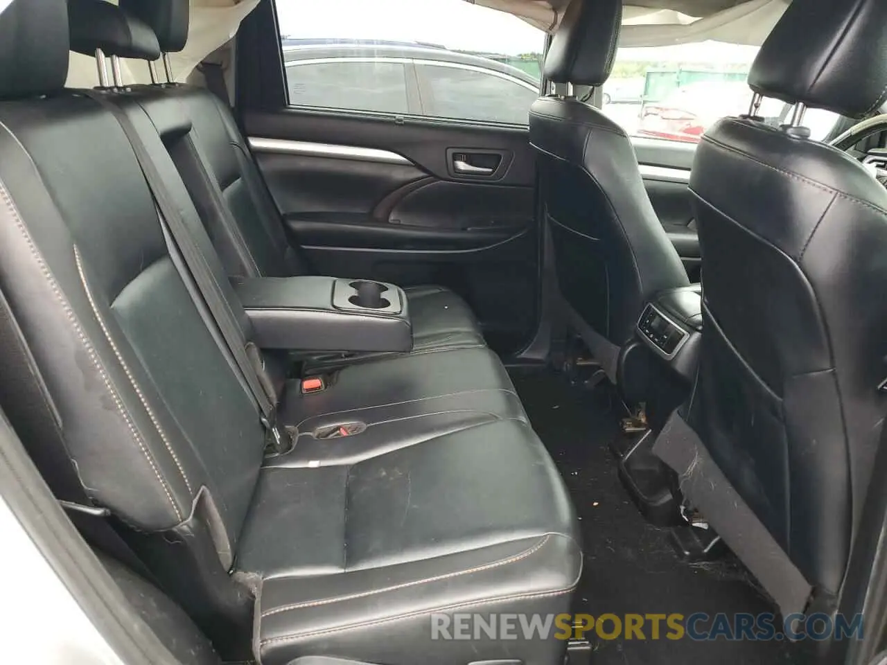 12 Фотография поврежденного автомобиля 5TDJZRFH0KS593872 TOYOTA HIGHLANDER 2019