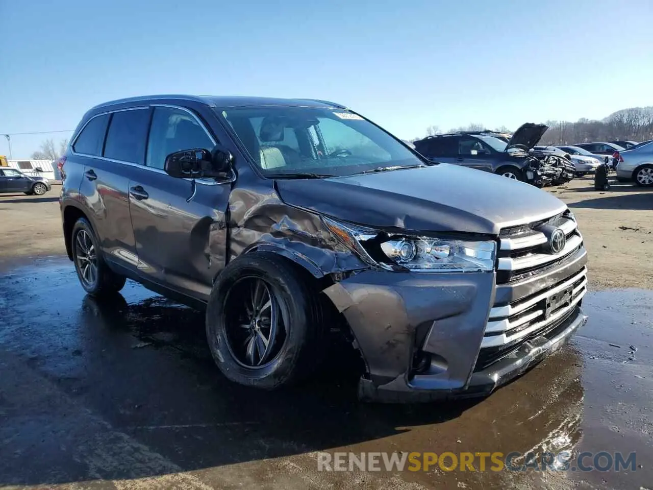4 Photograph of a damaged car 5TDJZRFH0KS616406 TOYOTA HIGHLANDER 2019