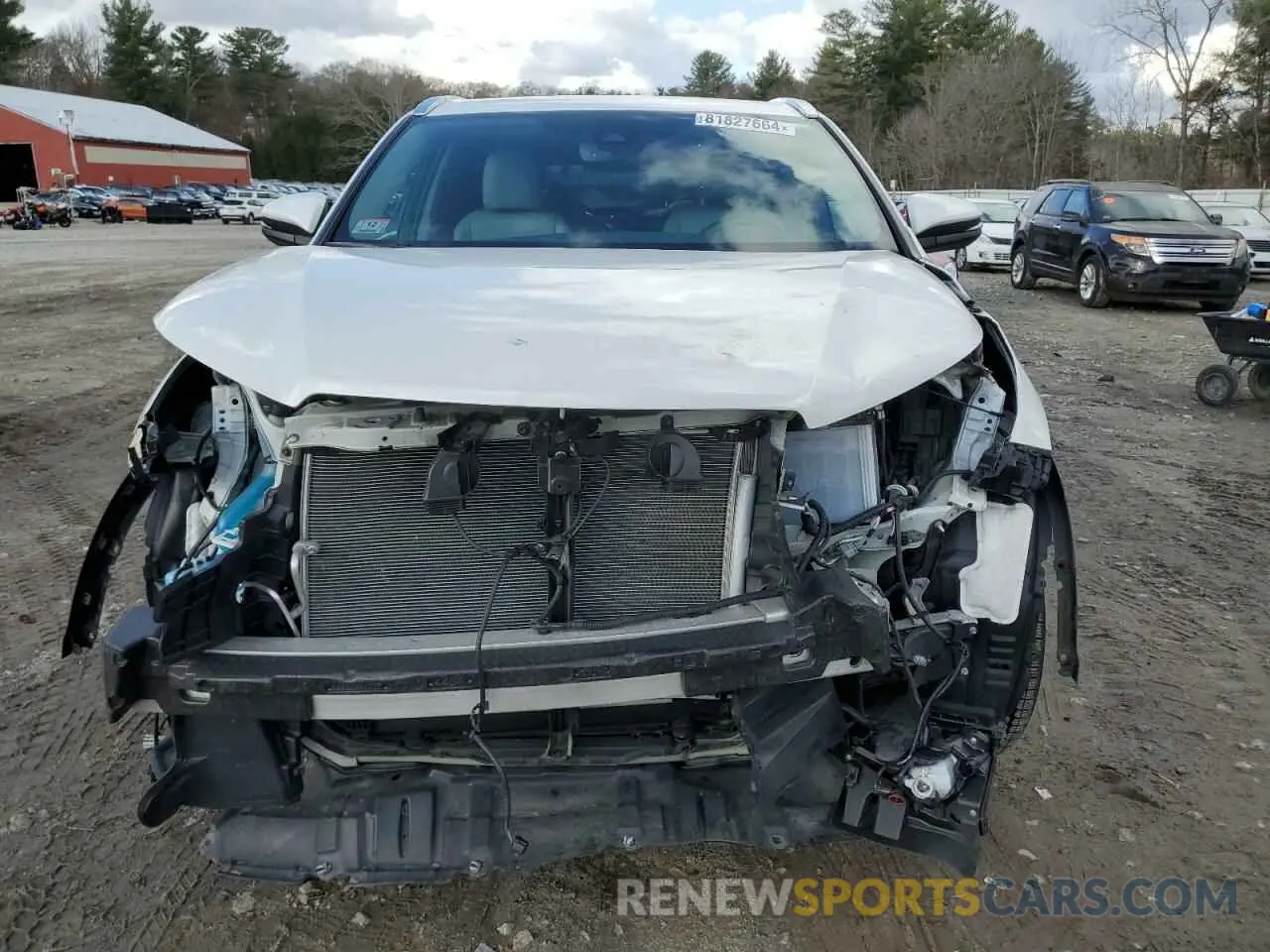 5 Photograph of a damaged car 5TDJZRFH0KS622349 TOYOTA HIGHLANDER 2019