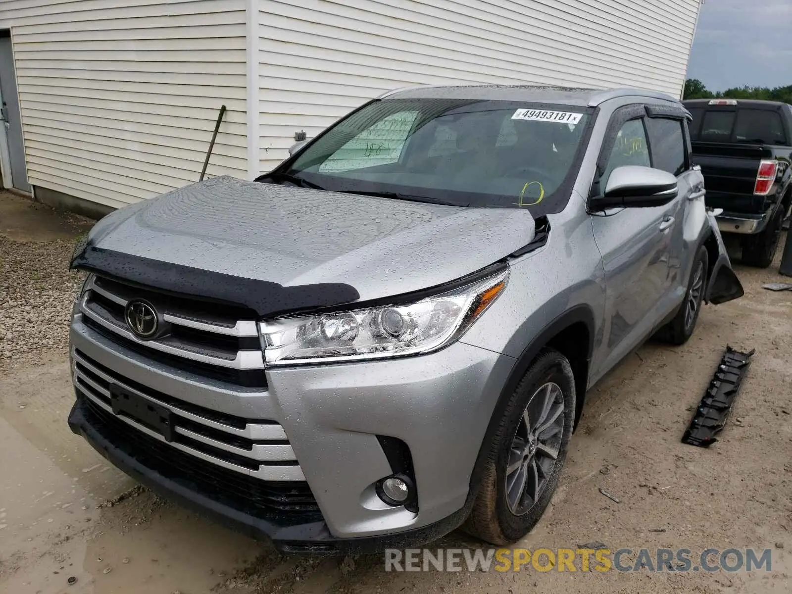 2 Photograph of a damaged car 5TDJZRFH0KS948698 TOYOTA HIGHLANDER 2019