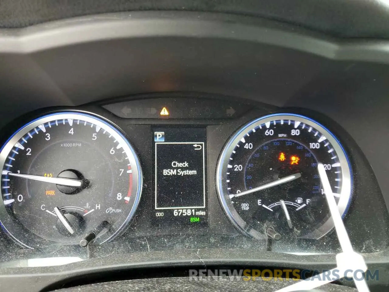 9 Photograph of a damaged car 5TDJZRFH1KS563361 TOYOTA HIGHLANDER 2019