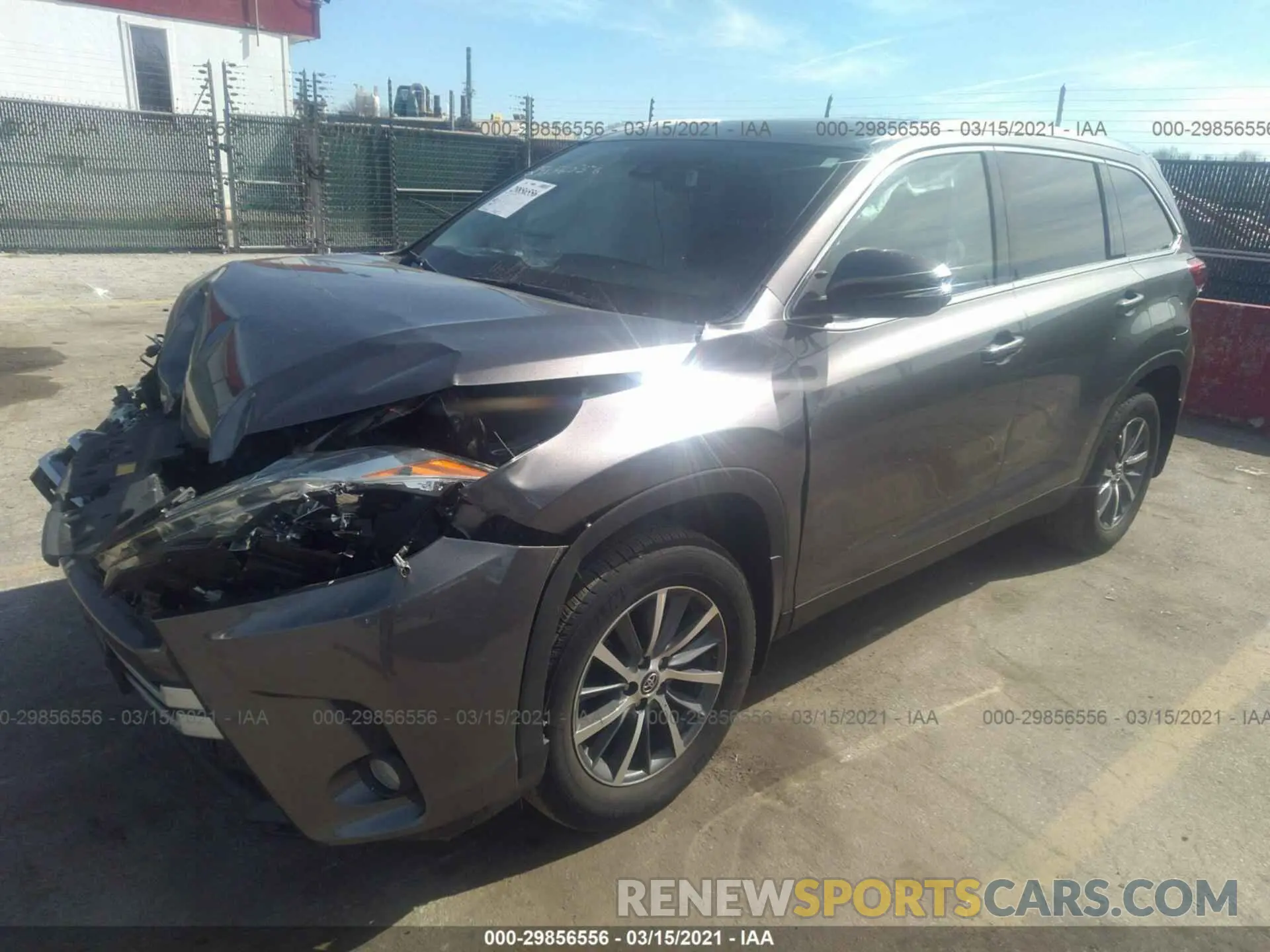 2 Photograph of a damaged car 5TDJZRFH1KS563554 TOYOTA HIGHLANDER 2019