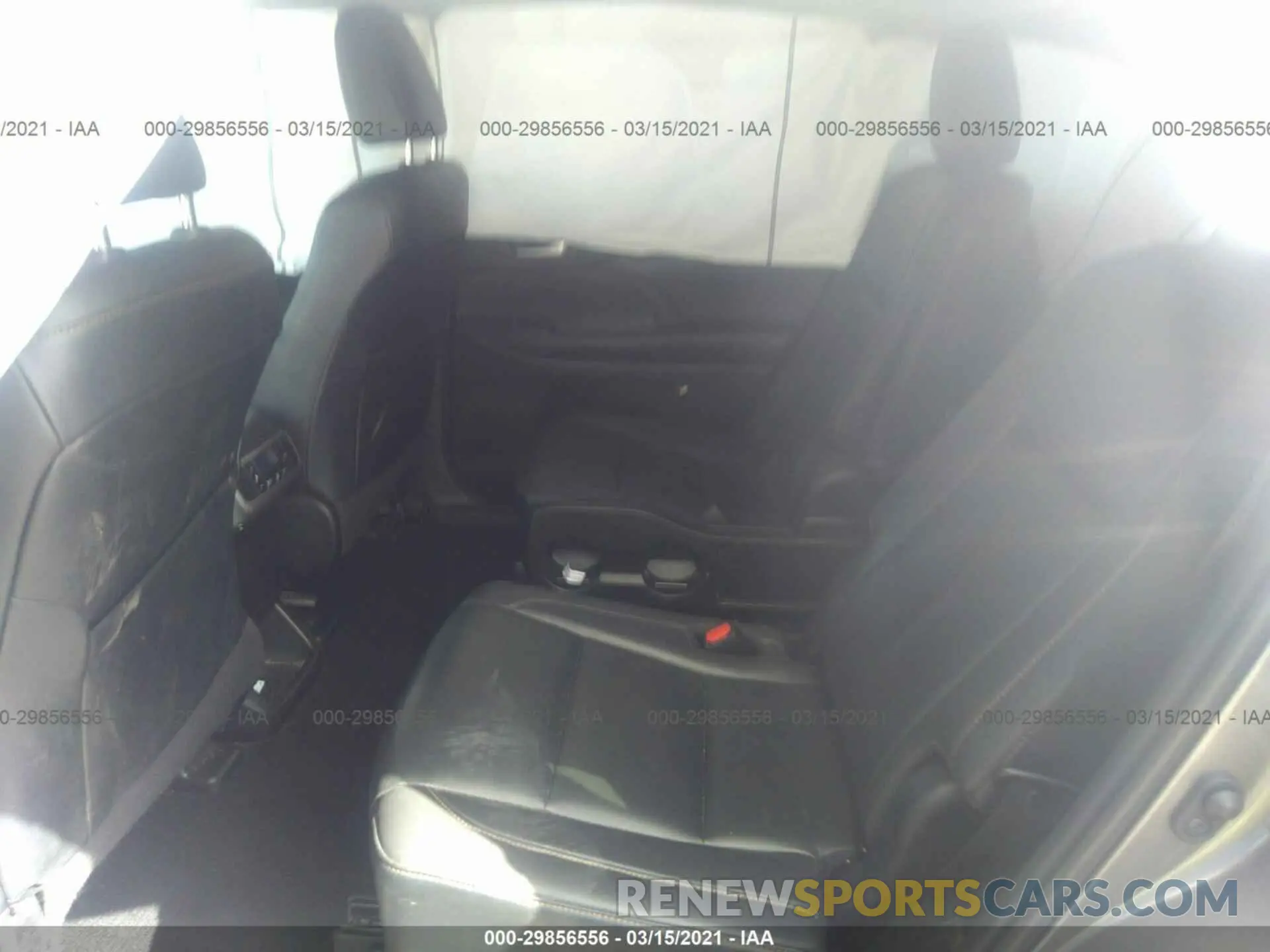 8 Photograph of a damaged car 5TDJZRFH1KS563554 TOYOTA HIGHLANDER 2019