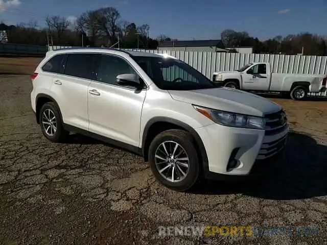 11 Photograph of a damaged car 5TDJZRFH1KS583903 TOYOTA HIGHLANDER 2019