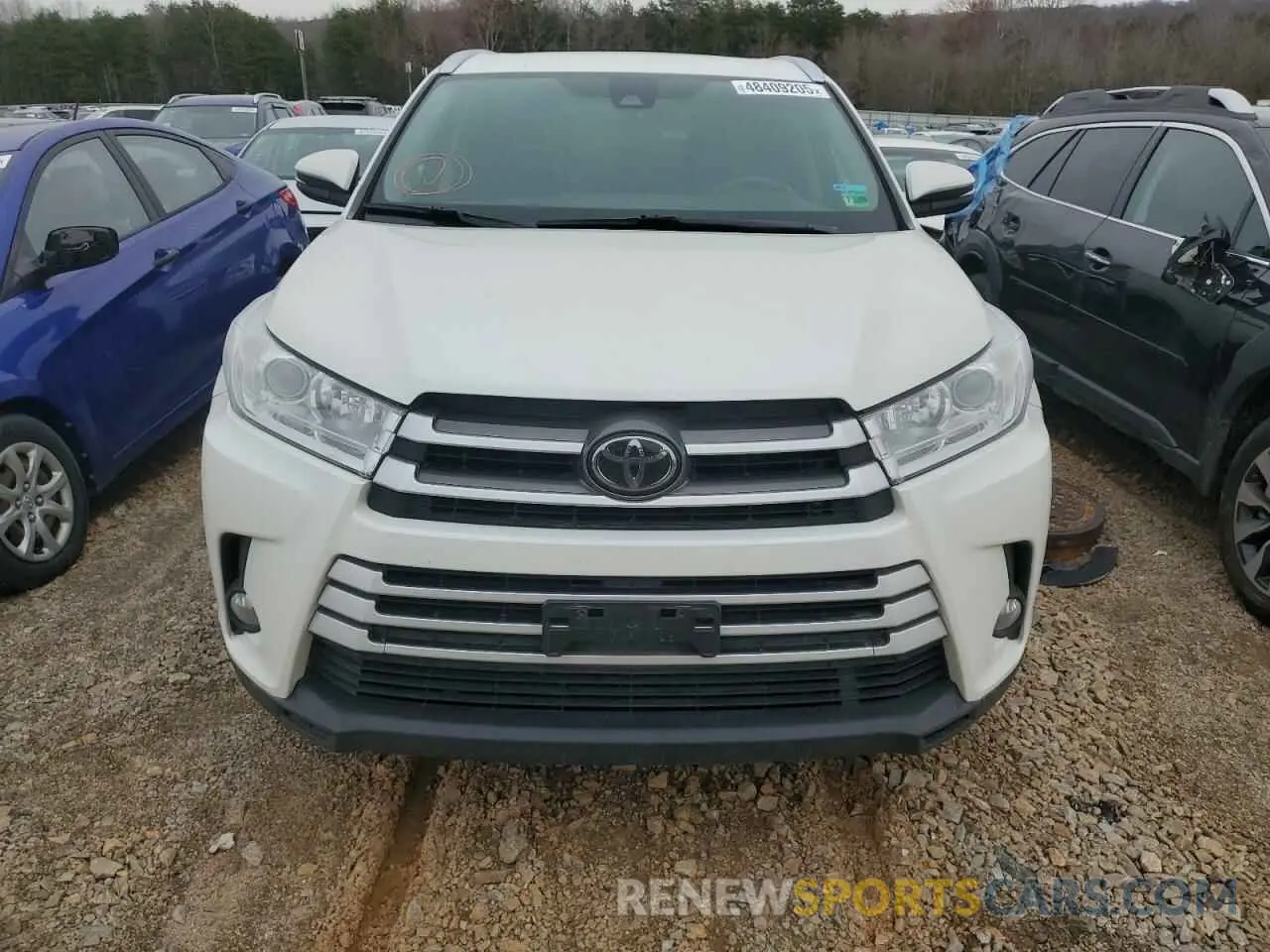 5 Photograph of a damaged car 5TDJZRFH1KS583903 TOYOTA HIGHLANDER 2019