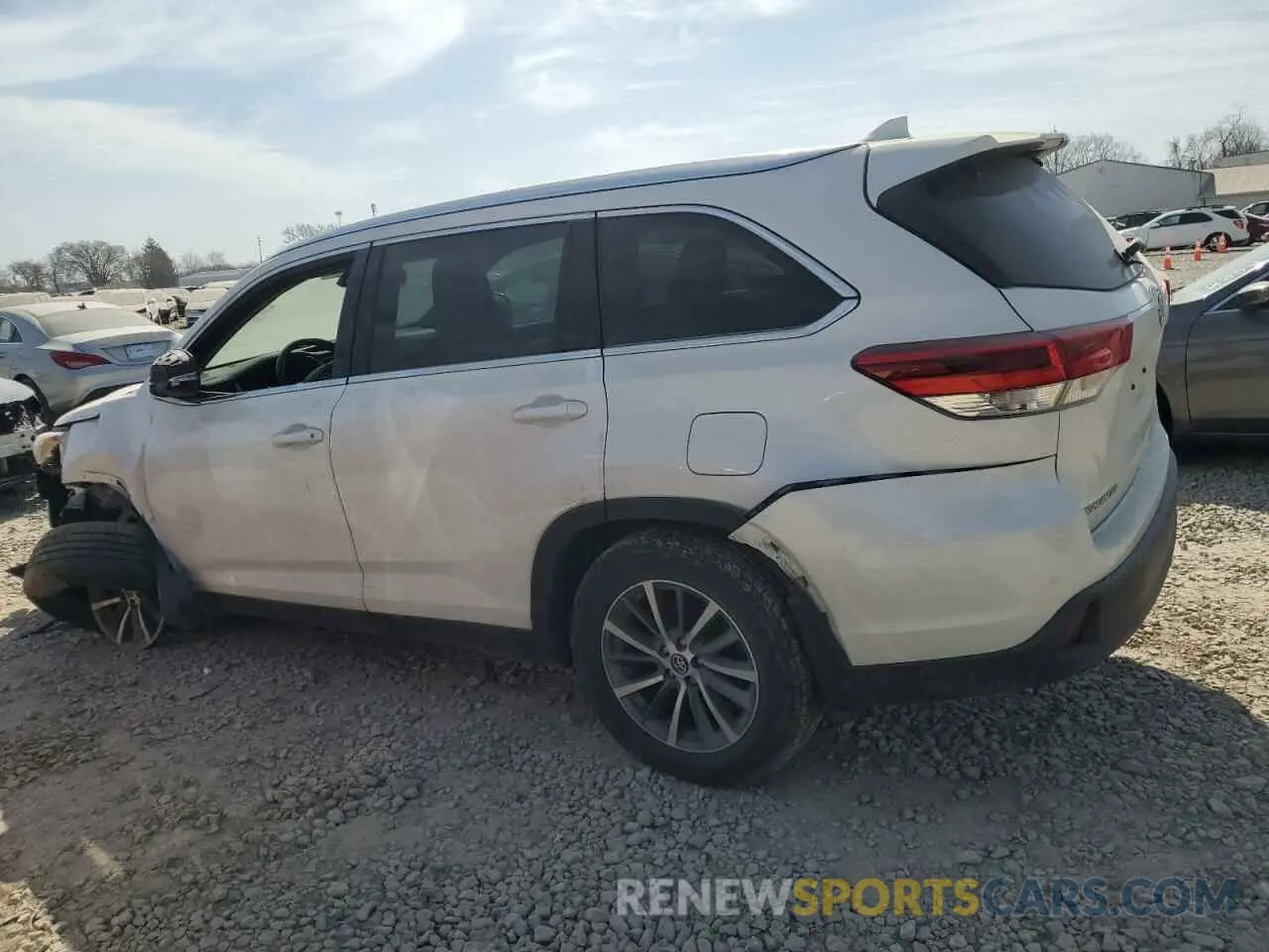 2 Photograph of a damaged car 5TDJZRFH1KS612669 TOYOTA HIGHLANDER 2019