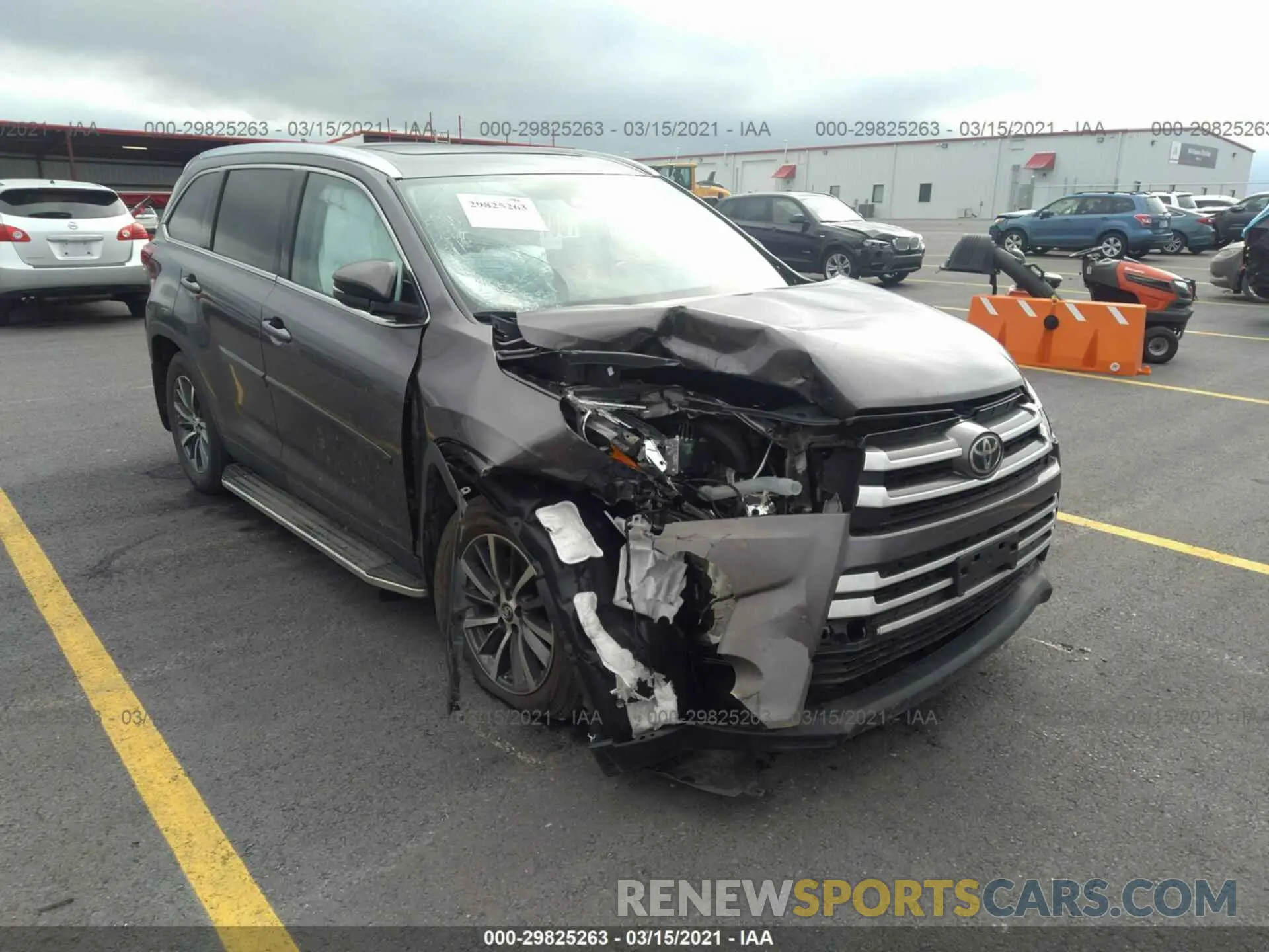 6 Photograph of a damaged car 5TDJZRFH1KS618567 TOYOTA HIGHLANDER 2019