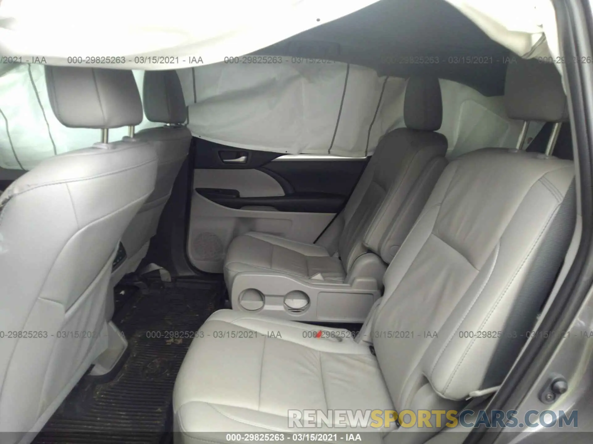 8 Photograph of a damaged car 5TDJZRFH1KS618567 TOYOTA HIGHLANDER 2019