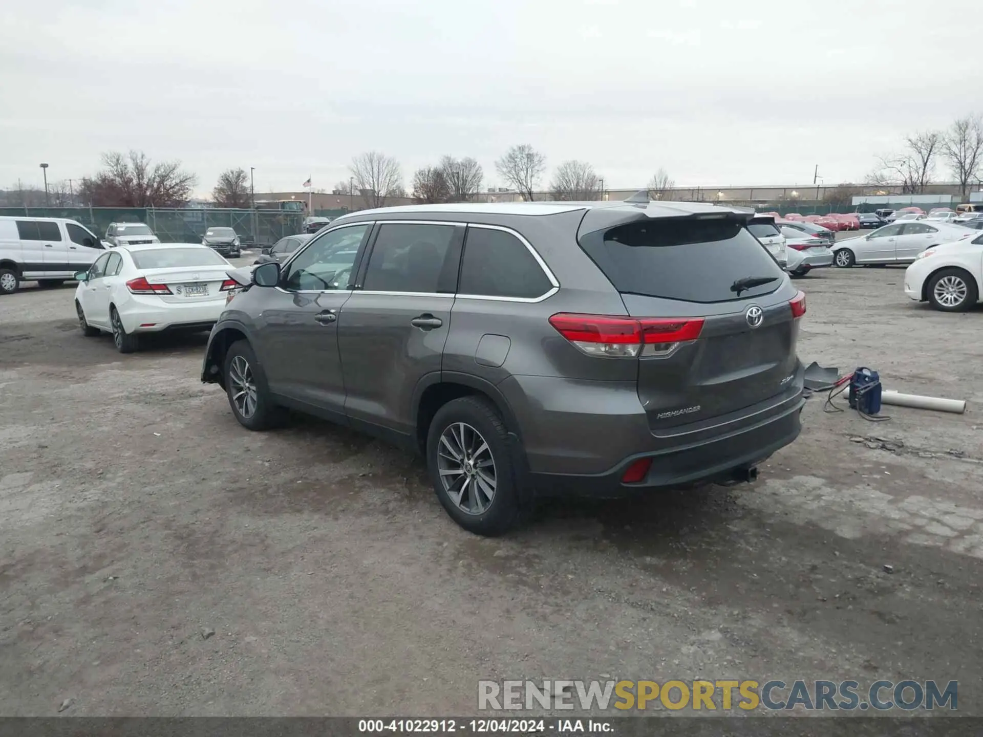 3 Фотография поврежденного автомобиля 5TDJZRFH1KS628192 TOYOTA HIGHLANDER 2019
