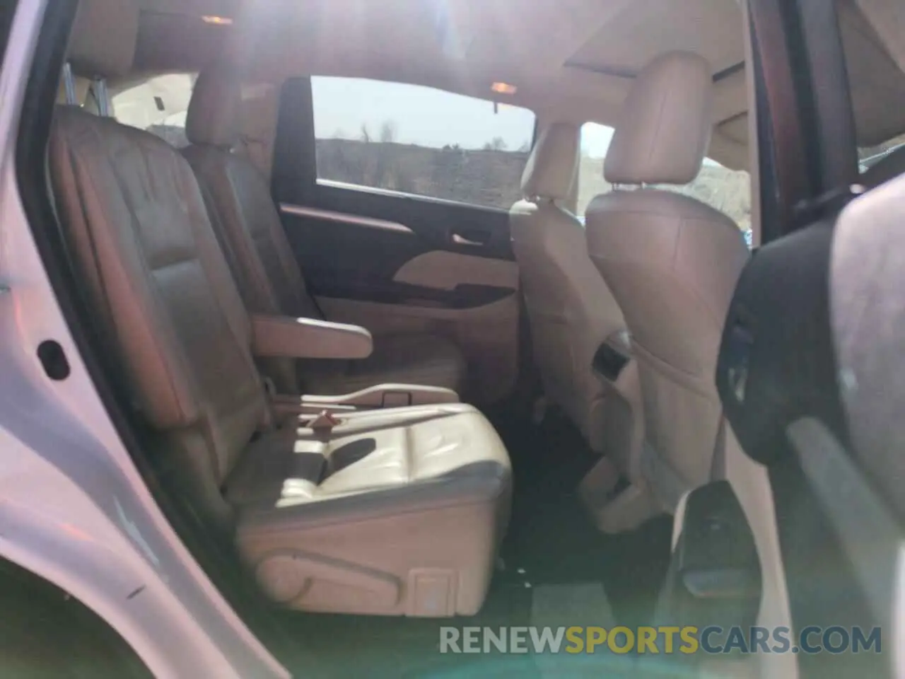 11 Фотография поврежденного автомобиля 5TDJZRFH1KS710018 TOYOTA HIGHLANDER 2019