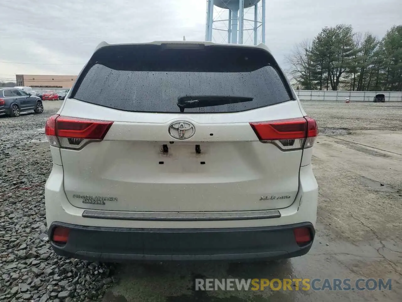 6 Photograph of a damaged car 5TDJZRFH1KS714893 TOYOTA HIGHLANDER 2019