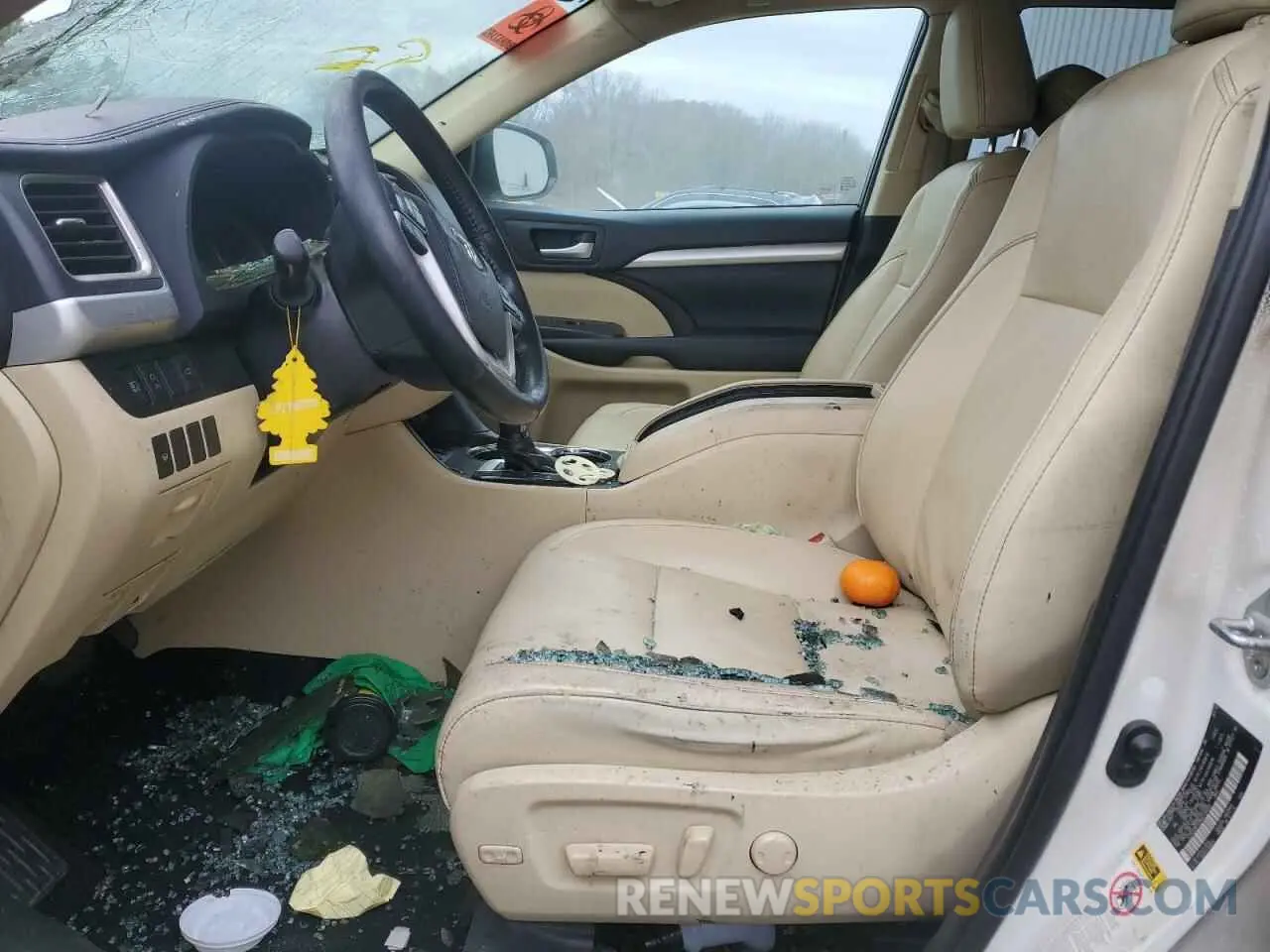 7 Photograph of a damaged car 5TDJZRFH1KS714893 TOYOTA HIGHLANDER 2019