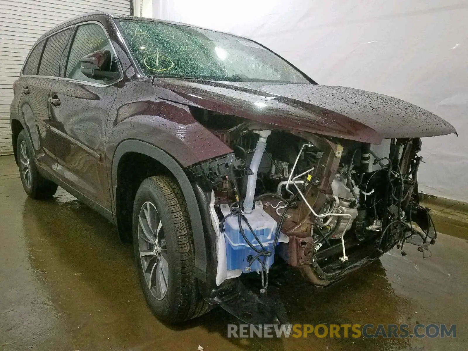 1 Photograph of a damaged car 5TDJZRFH1KS725585 TOYOTA HIGHLANDER 2019