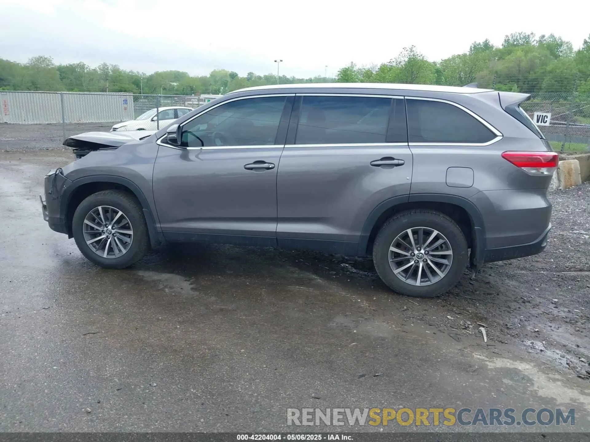15 Photograph of a damaged car 5TDJZRFH1KS735839 TOYOTA HIGHLANDER 2019
