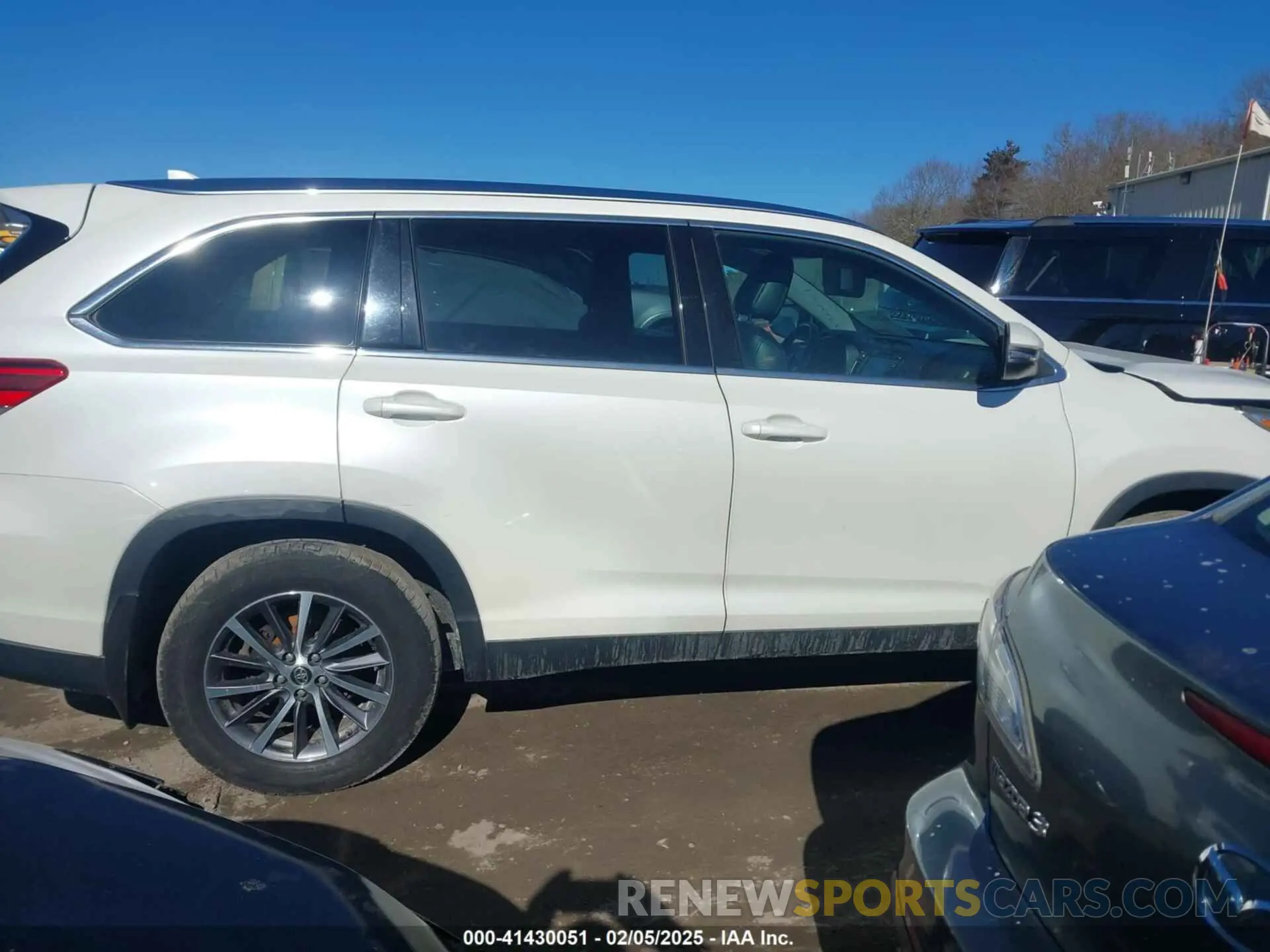 13 Фотография поврежденного автомобиля 5TDJZRFH1KS922403 TOYOTA HIGHLANDER 2019