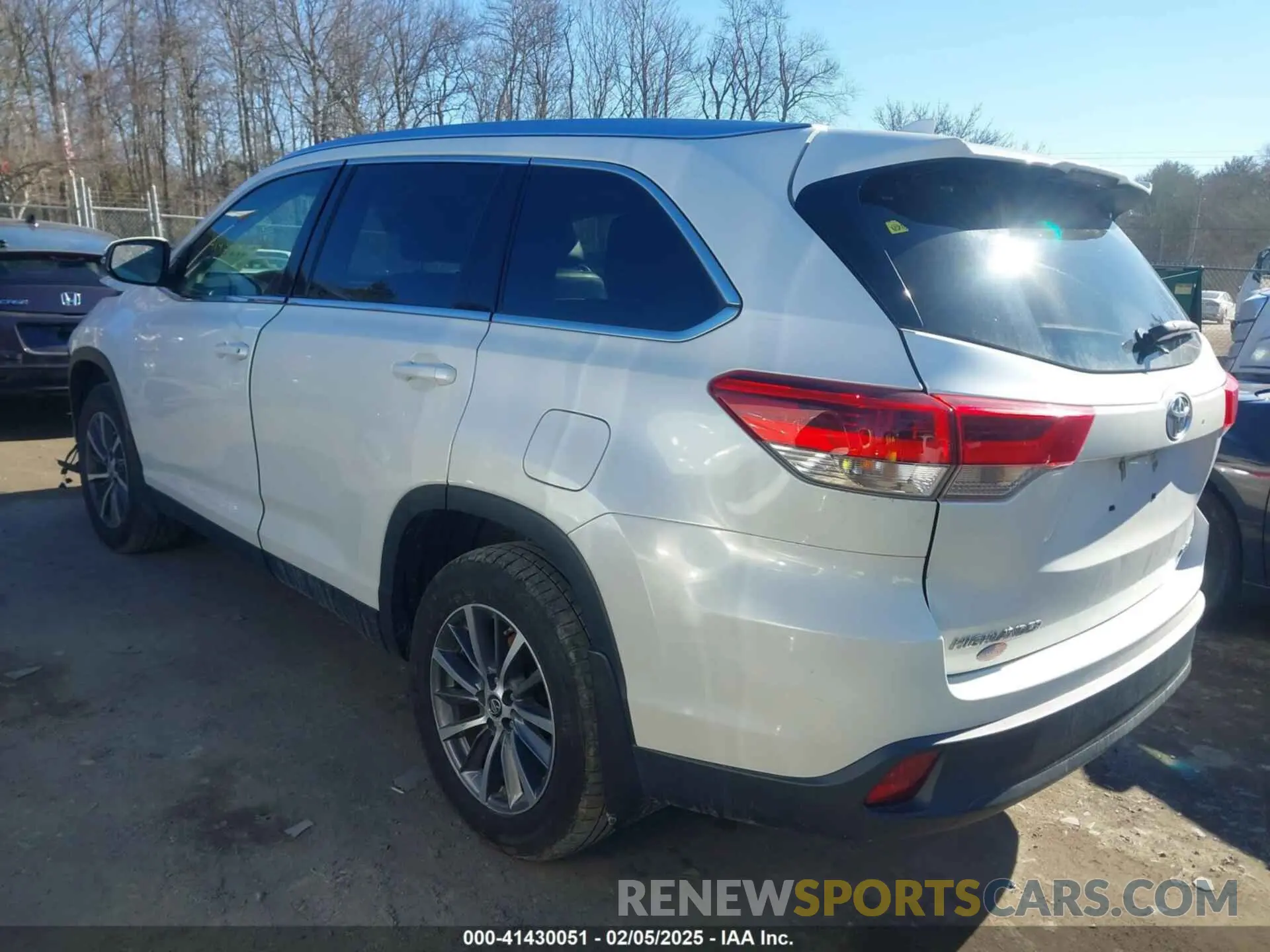 3 Фотография поврежденного автомобиля 5TDJZRFH1KS922403 TOYOTA HIGHLANDER 2019