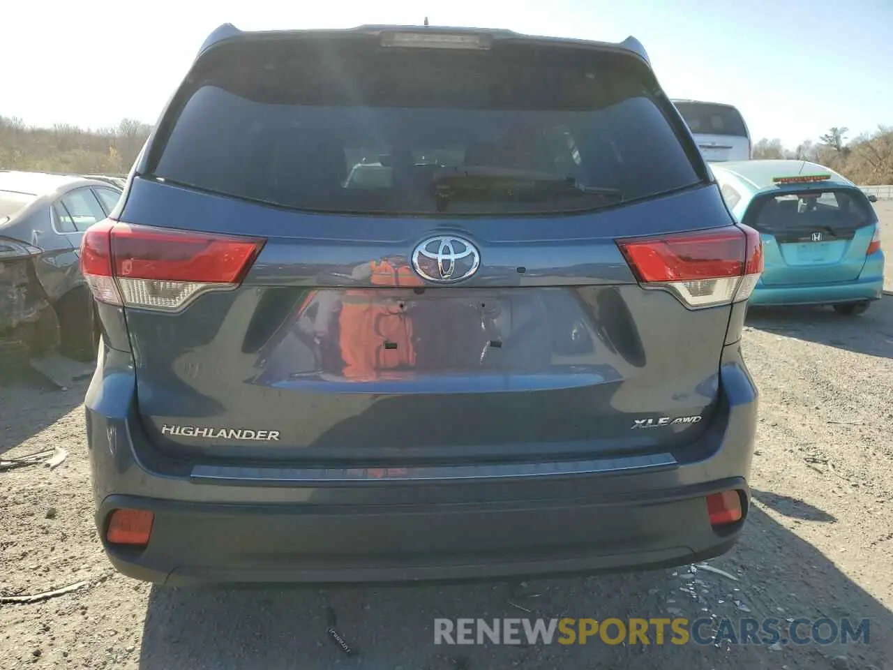 6 Photograph of a damaged car 5TDJZRFH1KS934115 TOYOTA HIGHLANDER 2019