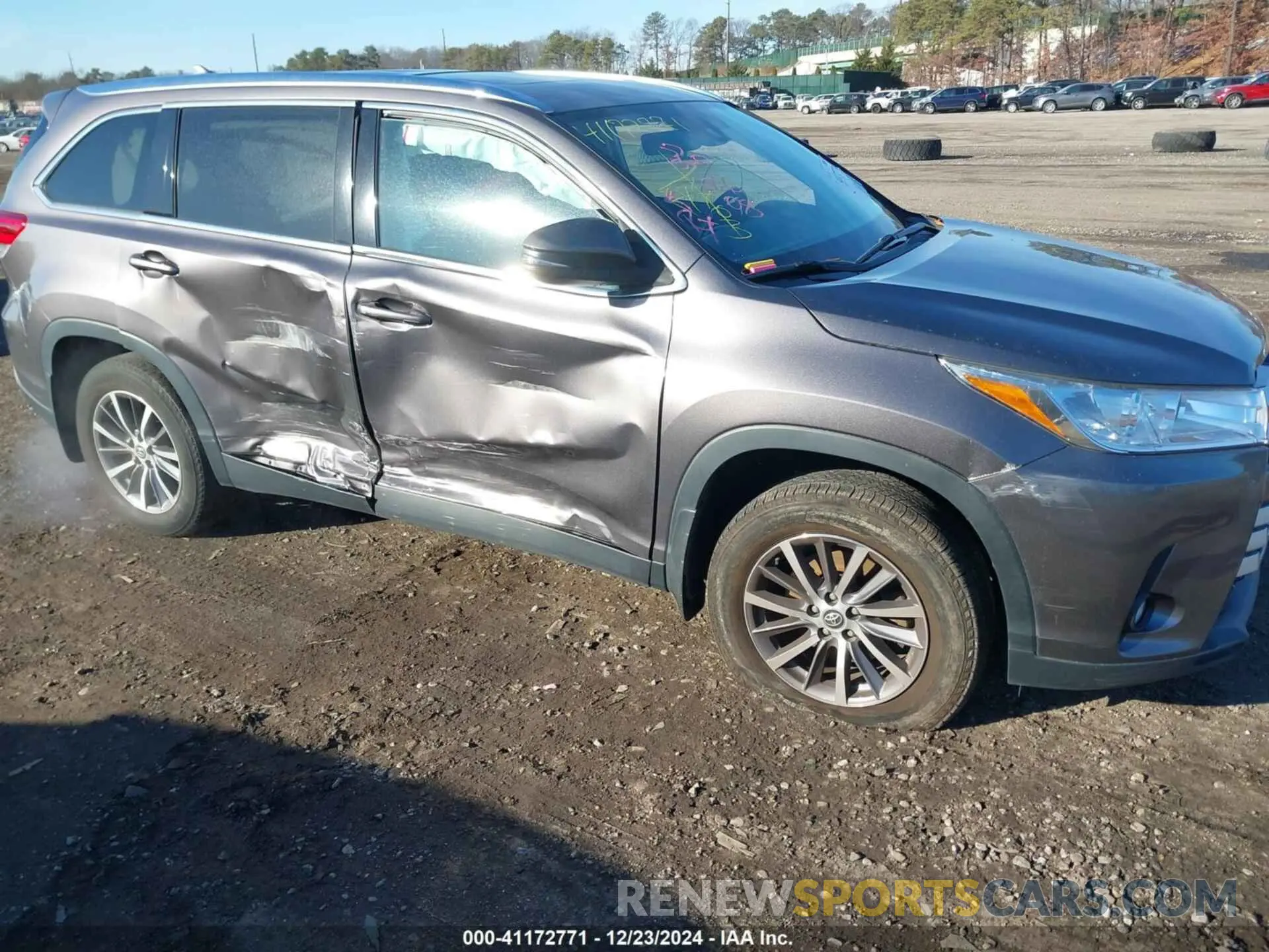 1 Фотография поврежденного автомобиля 5TDJZRFH1KS952498 TOYOTA HIGHLANDER 2019