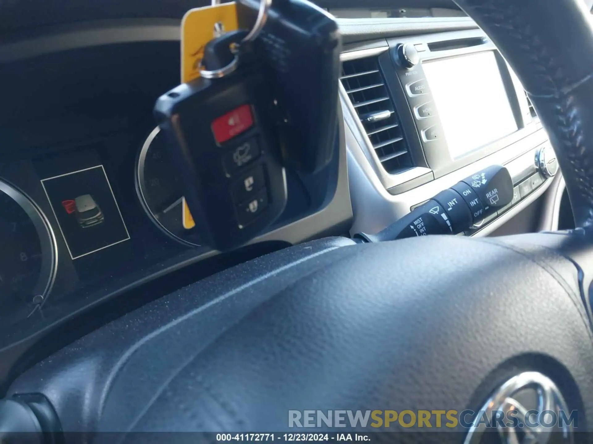 11 Фотография поврежденного автомобиля 5TDJZRFH1KS952498 TOYOTA HIGHLANDER 2019