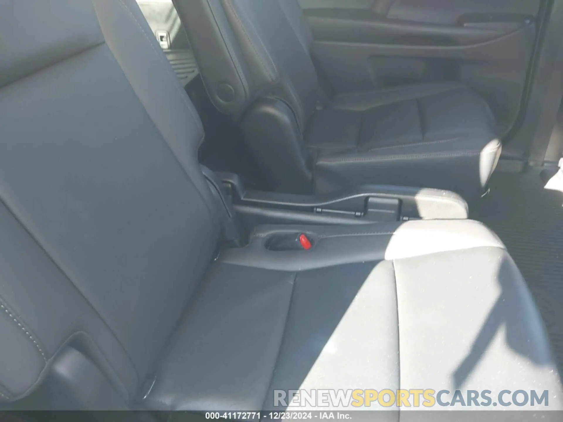 8 Фотография поврежденного автомобиля 5TDJZRFH1KS952498 TOYOTA HIGHLANDER 2019