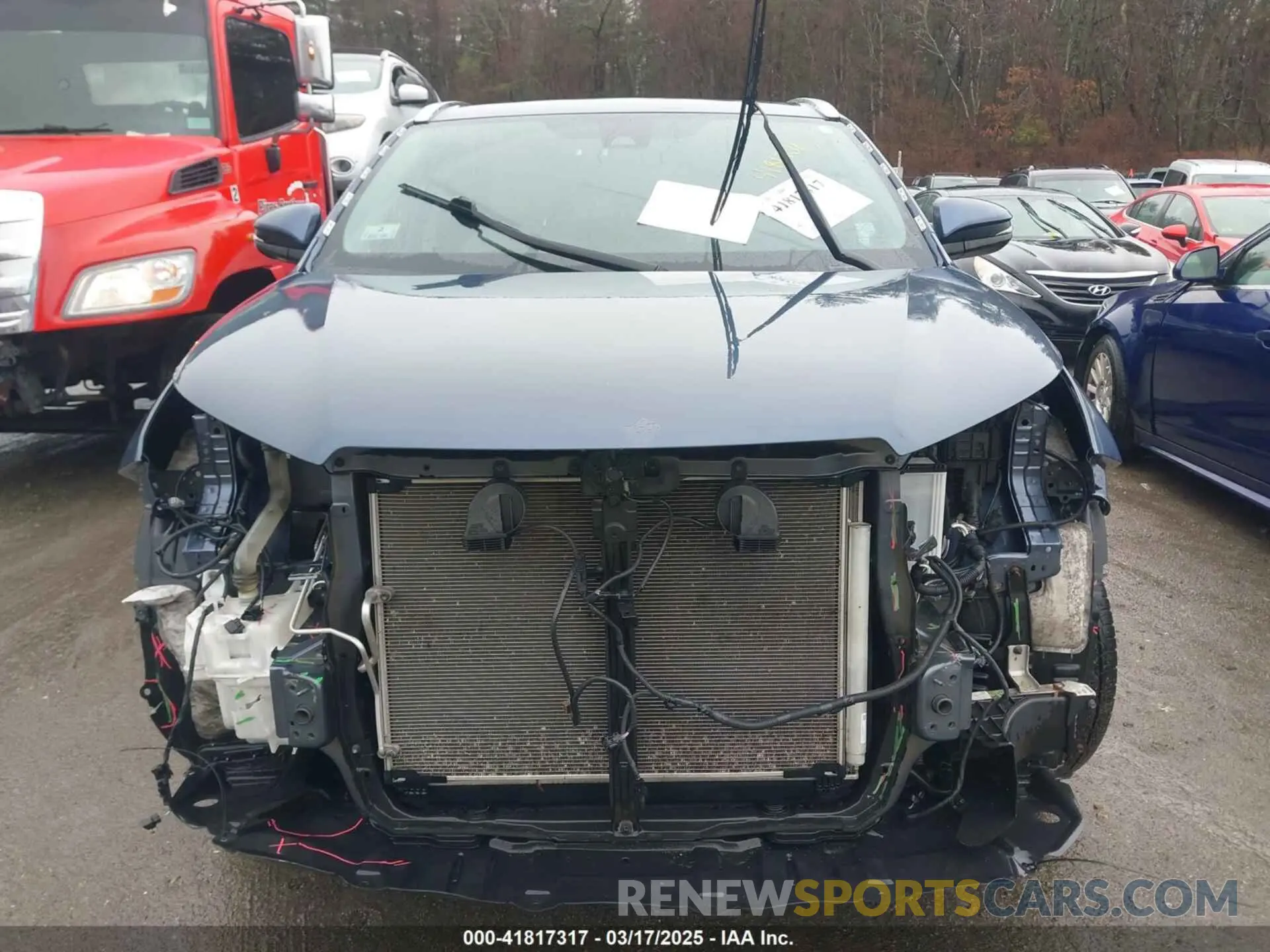 13 Photograph of a damaged car 5TDJZRFH1KS959015 TOYOTA HIGHLANDER 2019