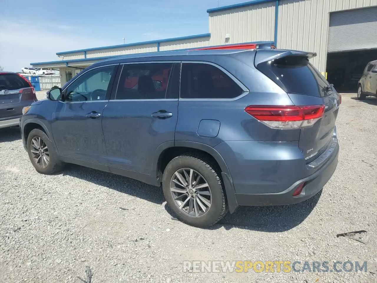 2 Photograph of a damaged car 5TDJZRFH1KS991950 TOYOTA HIGHLANDER 2019