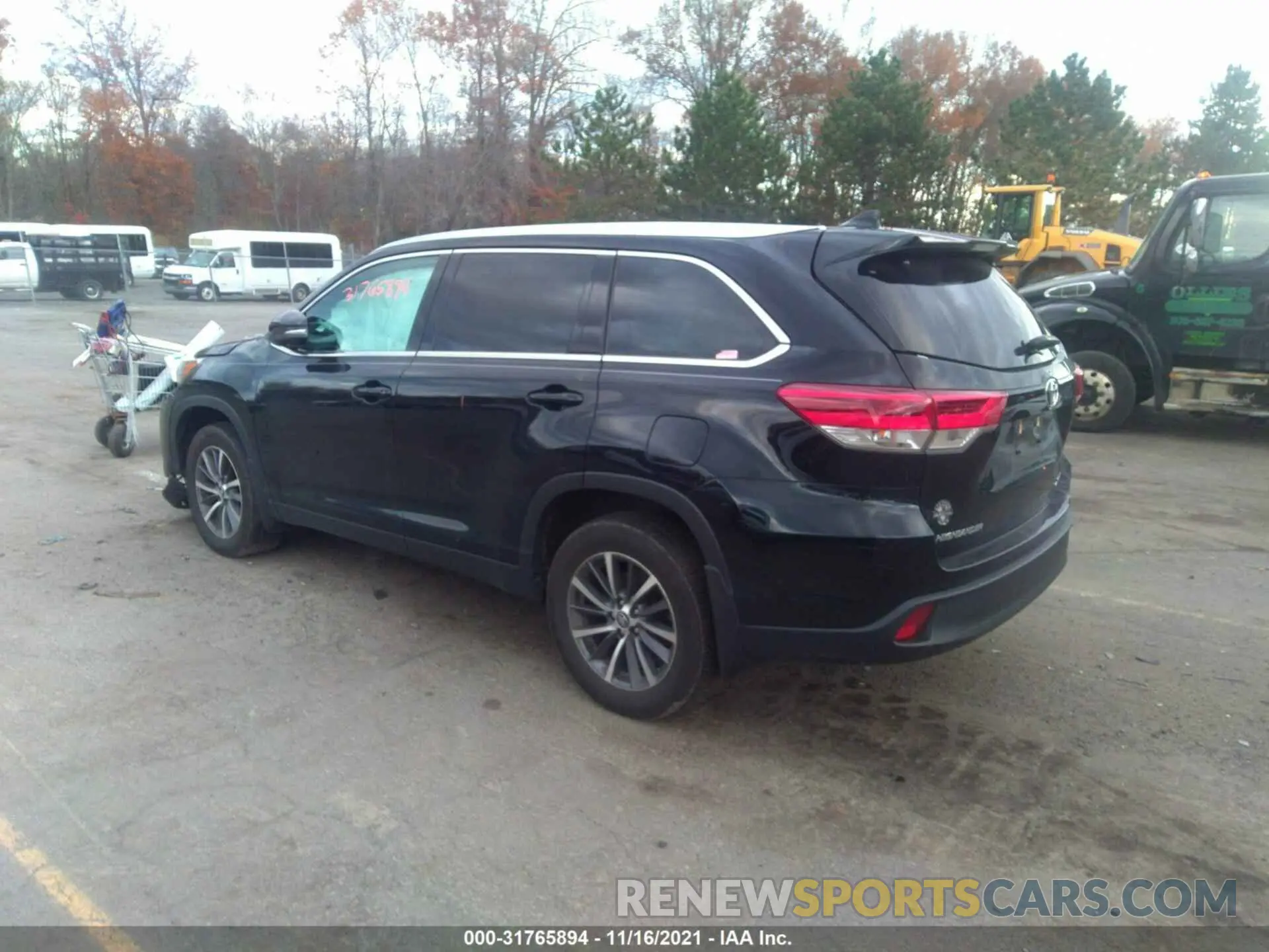 3 Photograph of a damaged car 5TDJZRFH2KS582095 TOYOTA HIGHLANDER 2019
