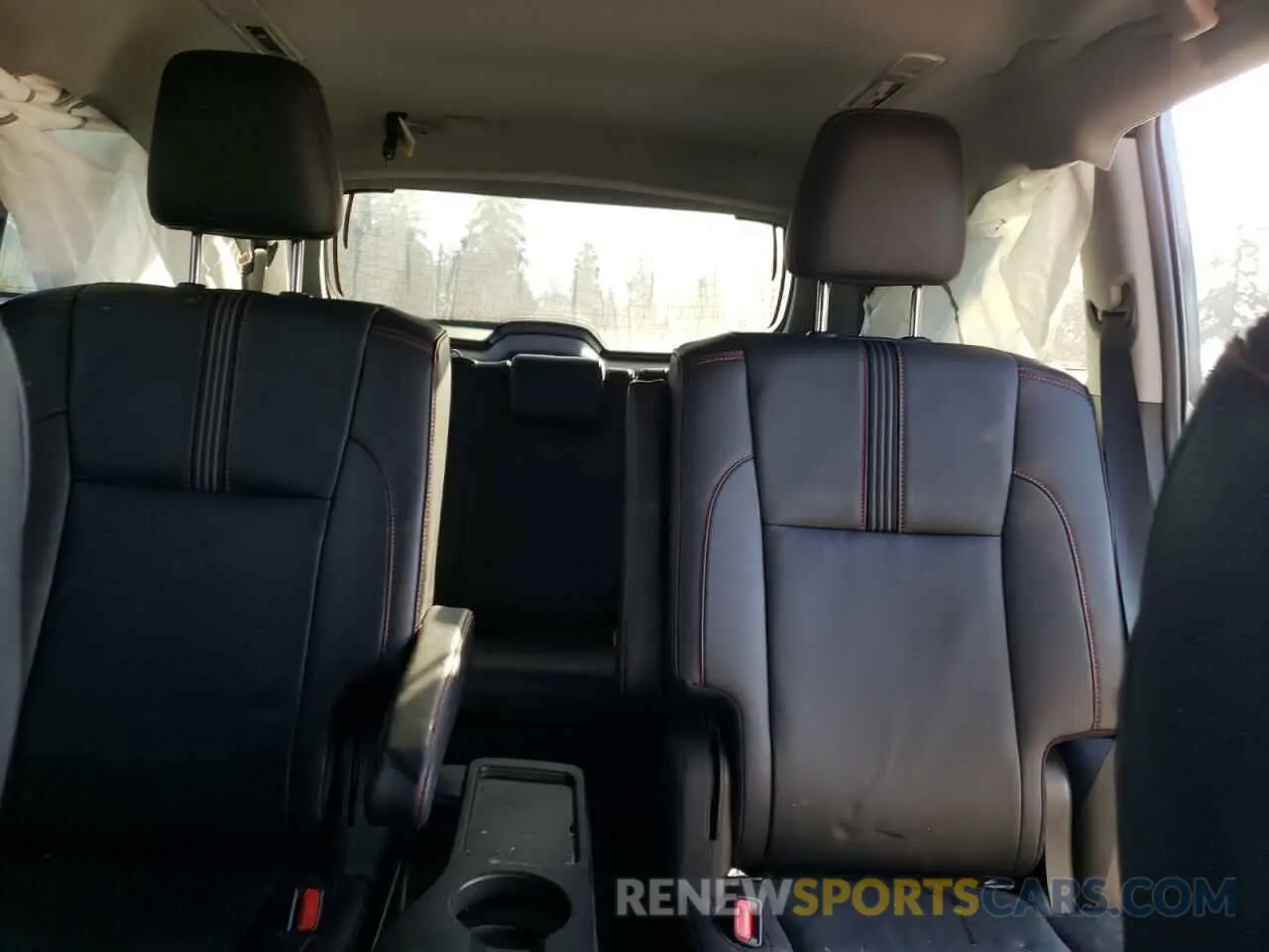 10 Photograph of a damaged car 5TDJZRFH2KS601373 TOYOTA HIGHLANDER 2019