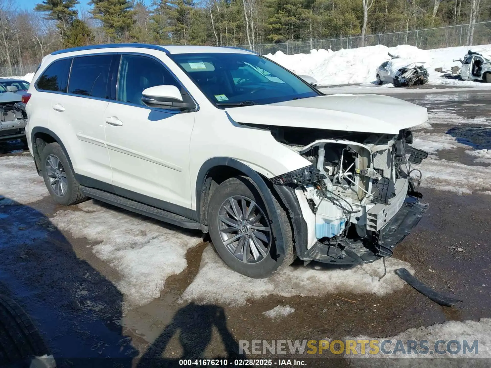 1 Photograph of a damaged car 5TDJZRFH2KS623101 TOYOTA HIGHLANDER 2019