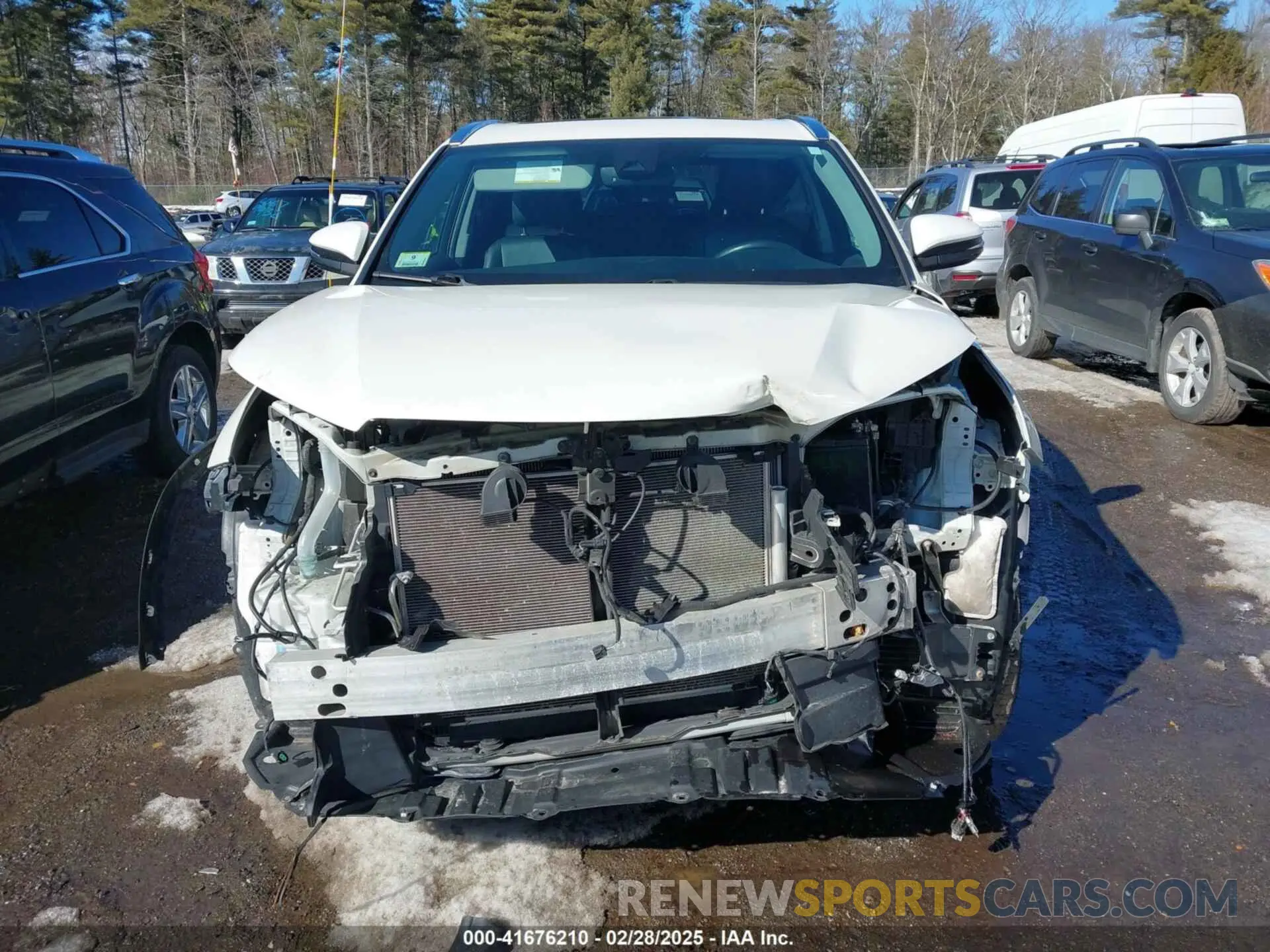 13 Photograph of a damaged car 5TDJZRFH2KS623101 TOYOTA HIGHLANDER 2019