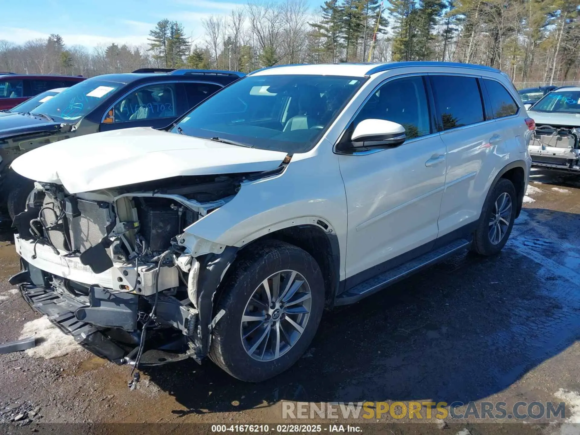 2 Photograph of a damaged car 5TDJZRFH2KS623101 TOYOTA HIGHLANDER 2019