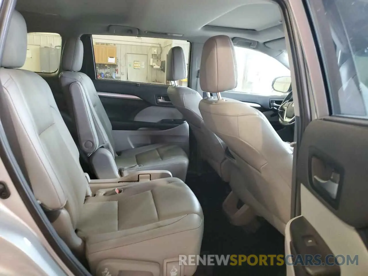 10 Фотография поврежденного автомобиля 5TDJZRFH2KS626709 TOYOTA HIGHLANDER 2019