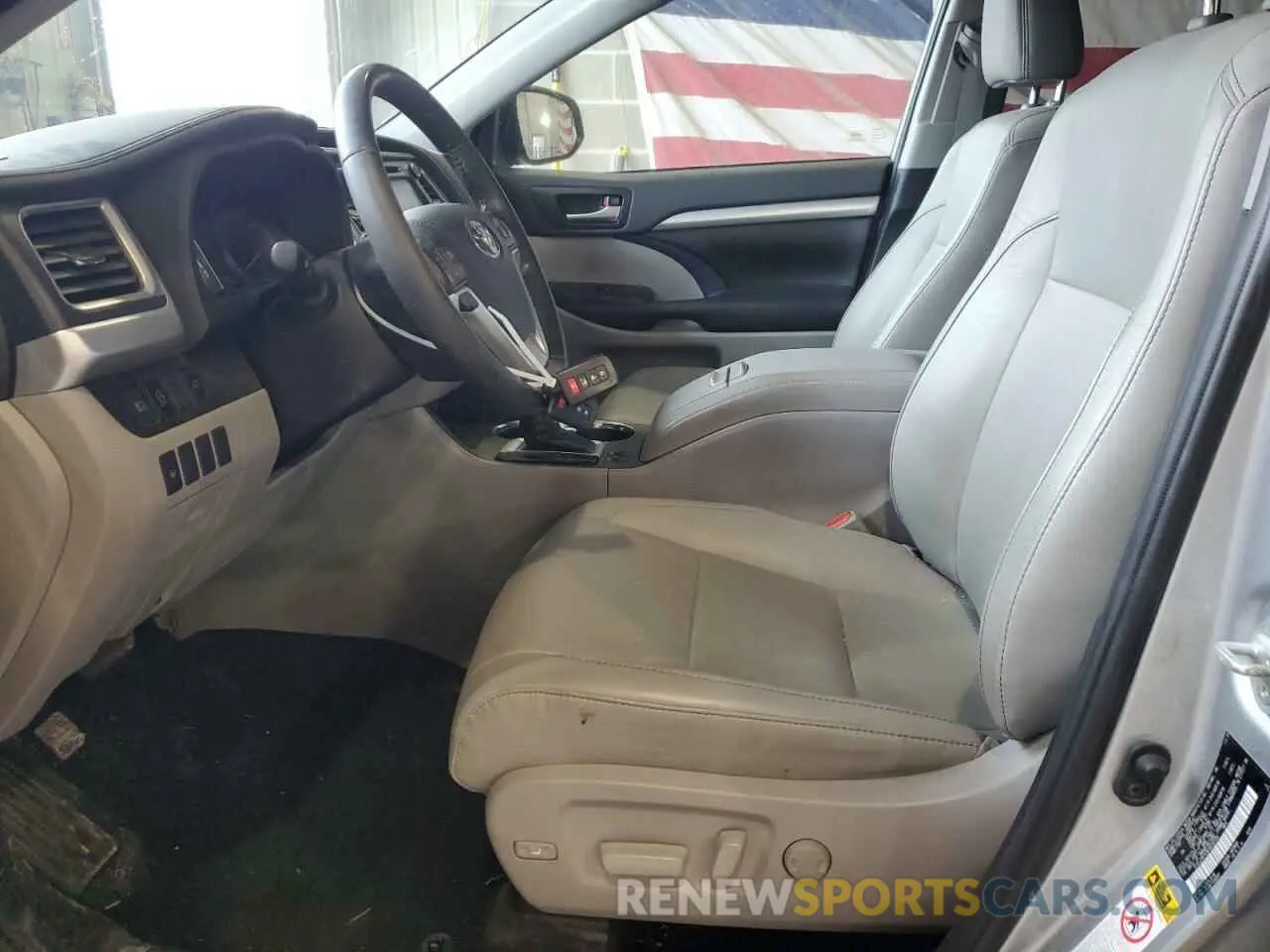 7 Фотография поврежденного автомобиля 5TDJZRFH2KS626709 TOYOTA HIGHLANDER 2019