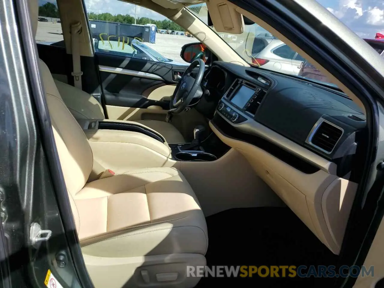 5 Фотография поврежденного автомобиля 5TDJZRFH2KS728320 TOYOTA HIGHLANDER 2019
