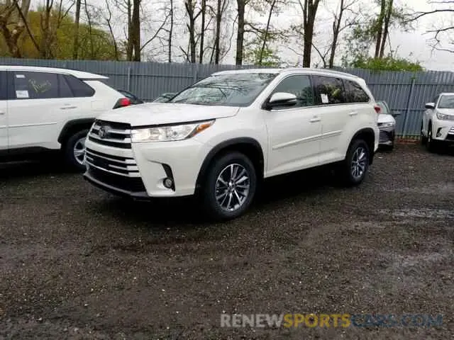 2 Photograph of a damaged car 5TDJZRFH2KS933247 TOYOTA HIGHLANDER 2019