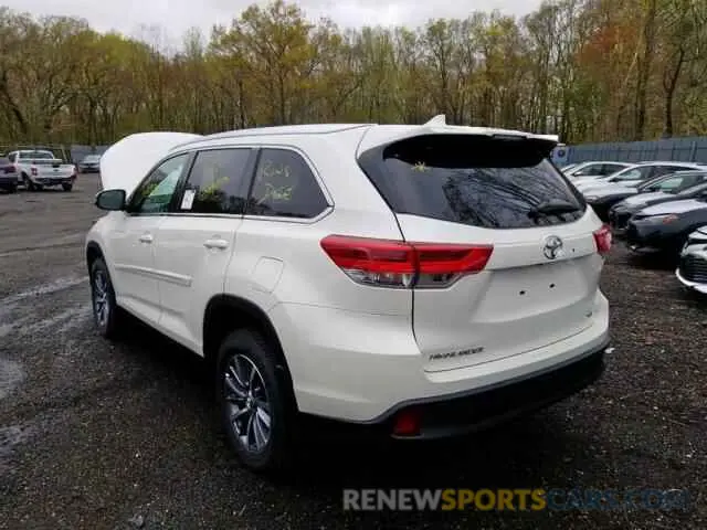 4 Photograph of a damaged car 5TDJZRFH2KS933247 TOYOTA HIGHLANDER 2019