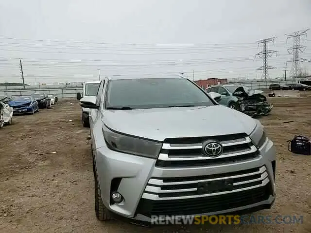 11 Photograph of a damaged car 5TDJZRFH3KS583465 TOYOTA HIGHLANDER 2019