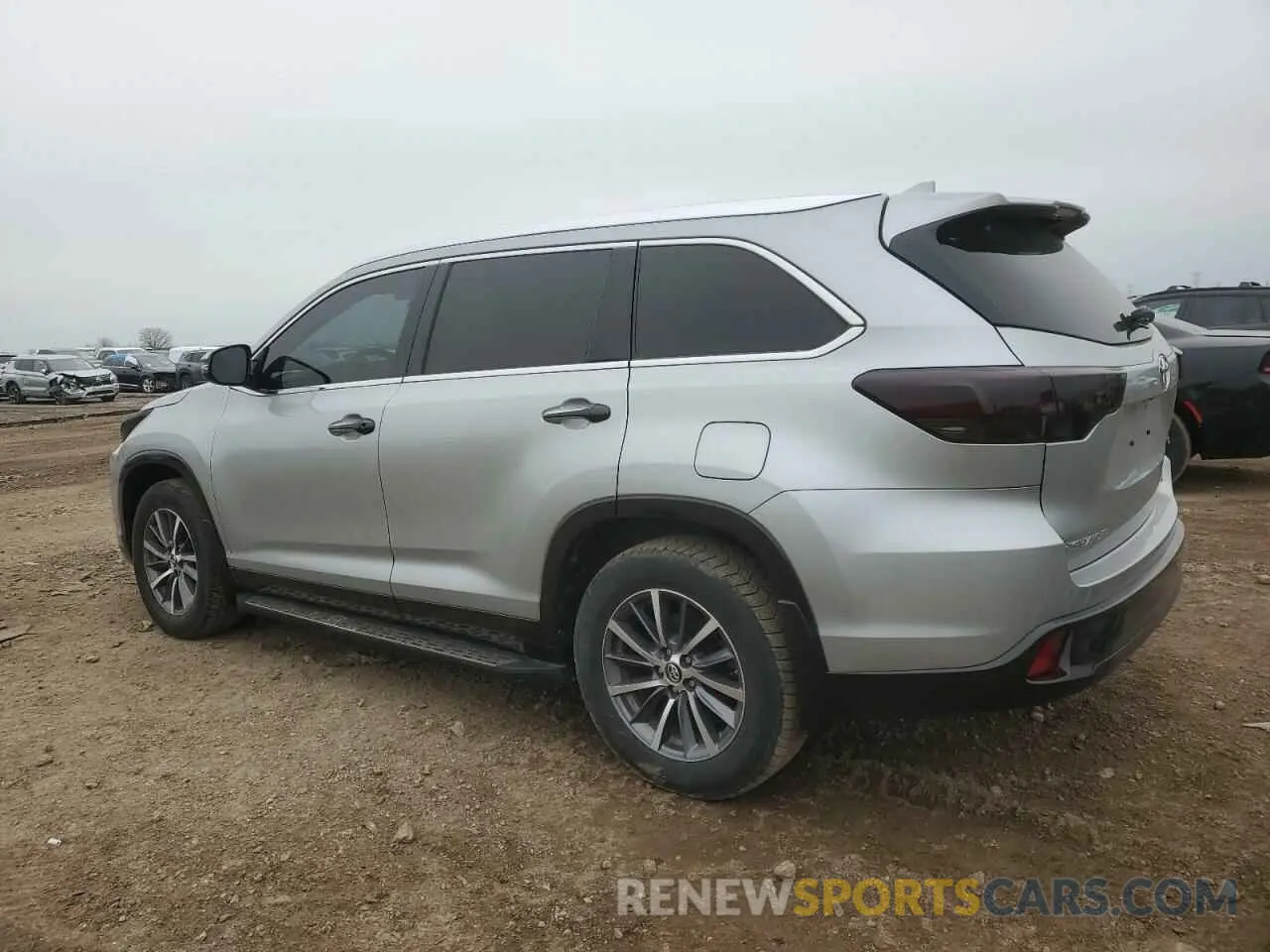 2 Photograph of a damaged car 5TDJZRFH3KS583465 TOYOTA HIGHLANDER 2019