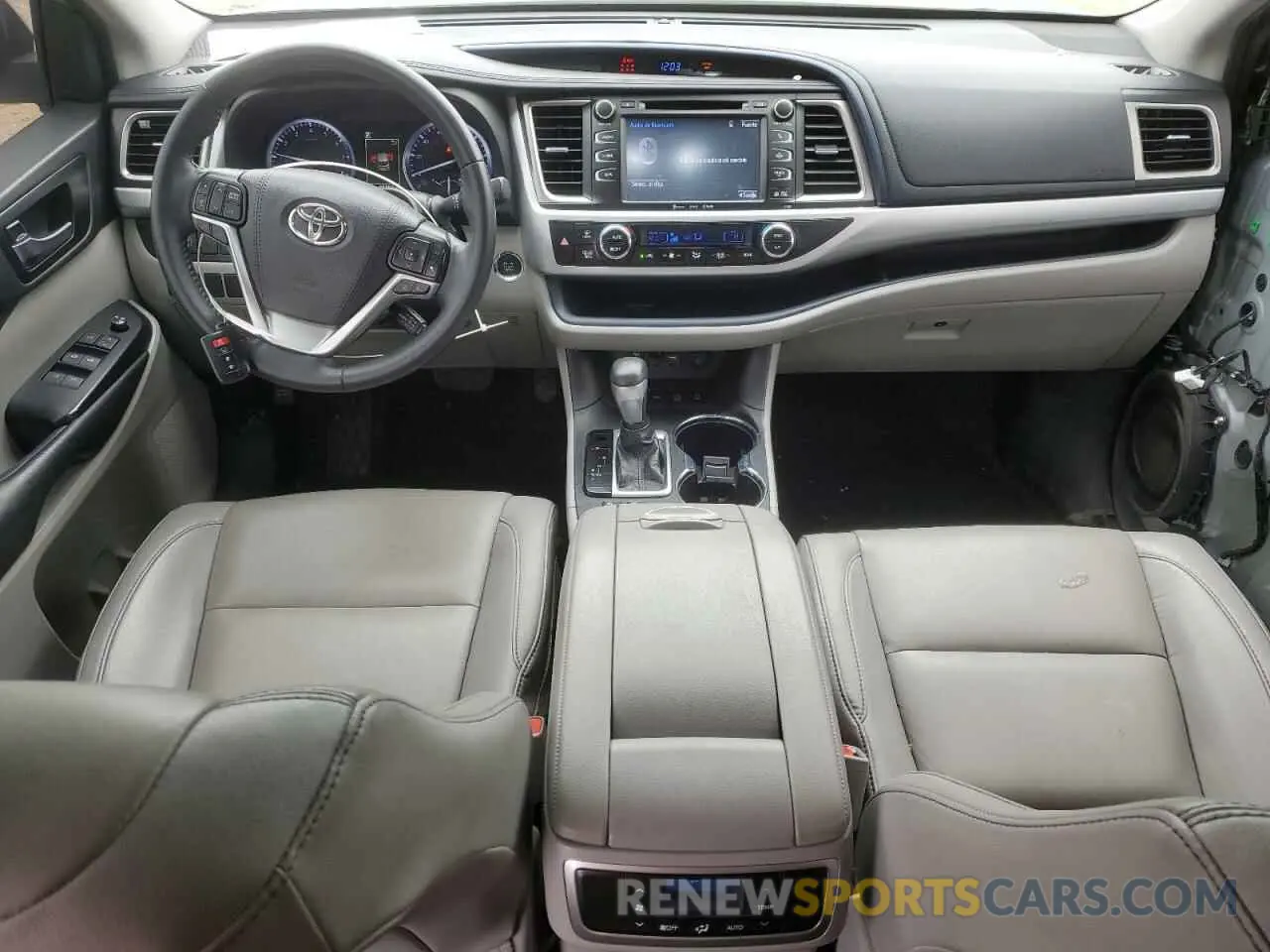 8 Photograph of a damaged car 5TDJZRFH3KS583465 TOYOTA HIGHLANDER 2019