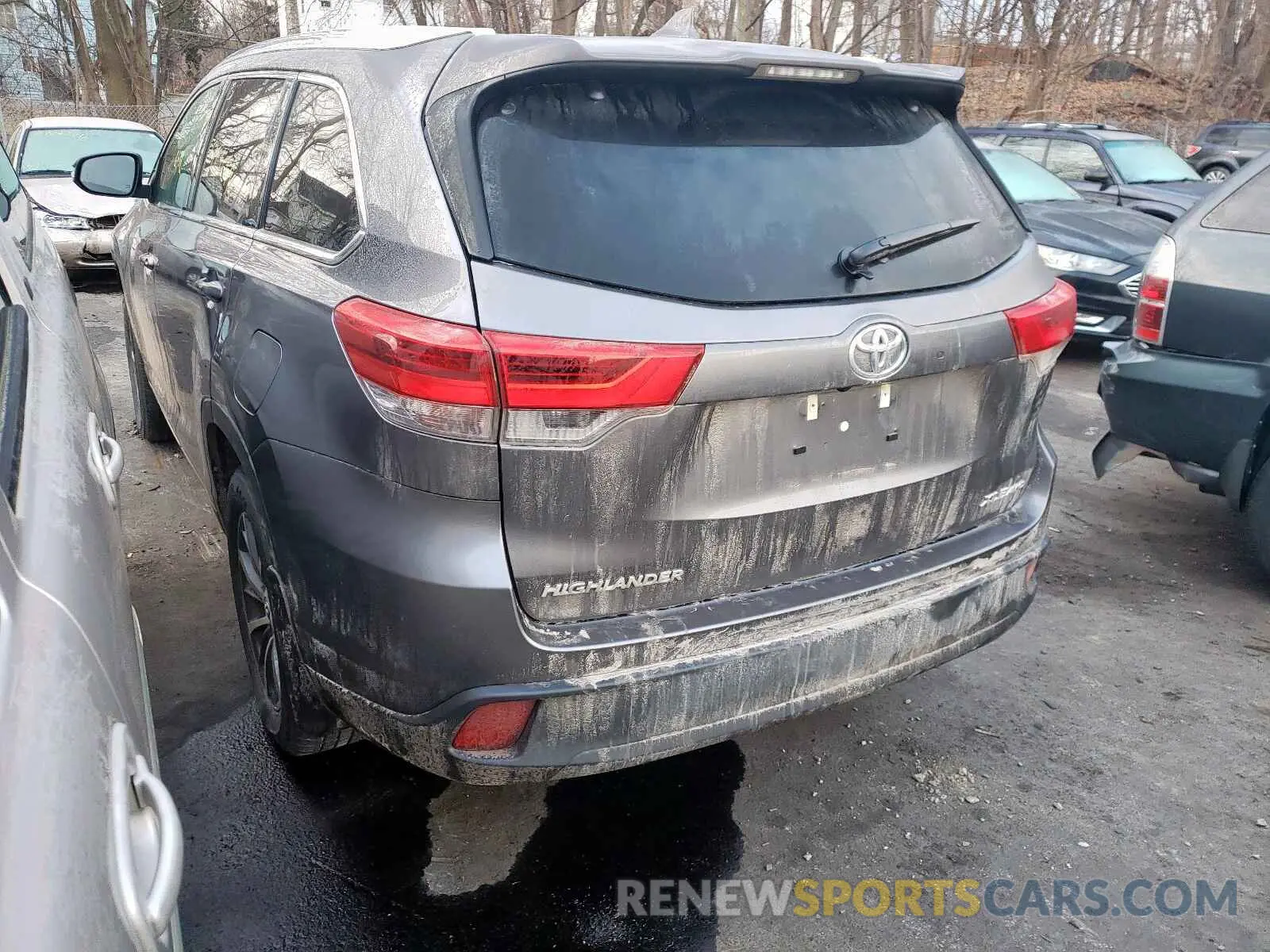 3 Photograph of a damaged car 5TDJZRFH3KS599424 TOYOTA HIGHLANDER 2019