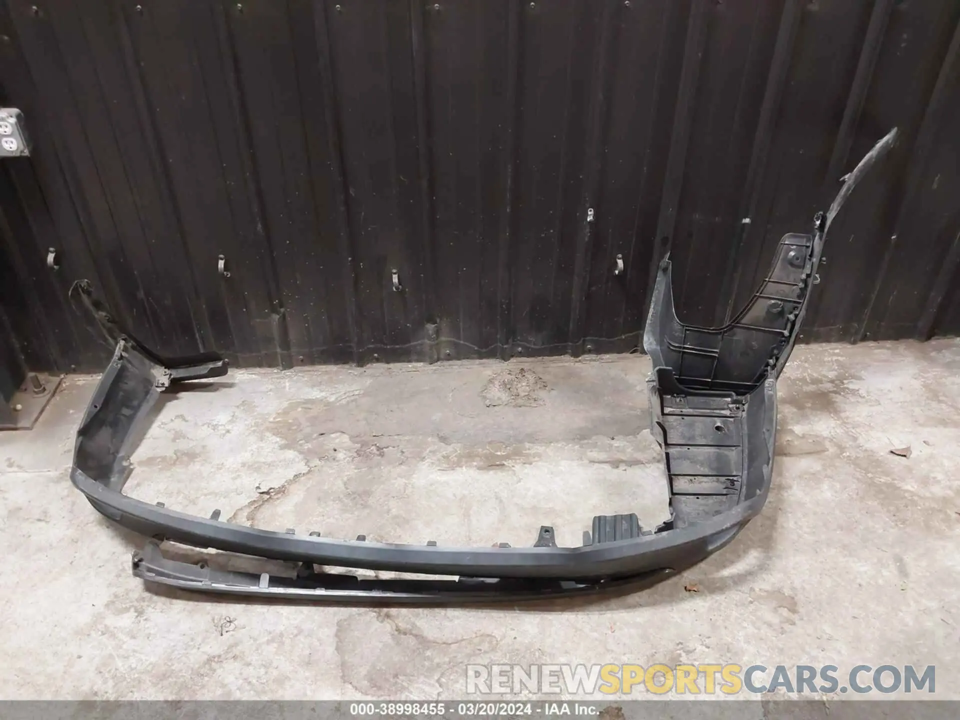 12 Photograph of a damaged car 5TDJZRFH3KS603830 TOYOTA HIGHLANDER 2019