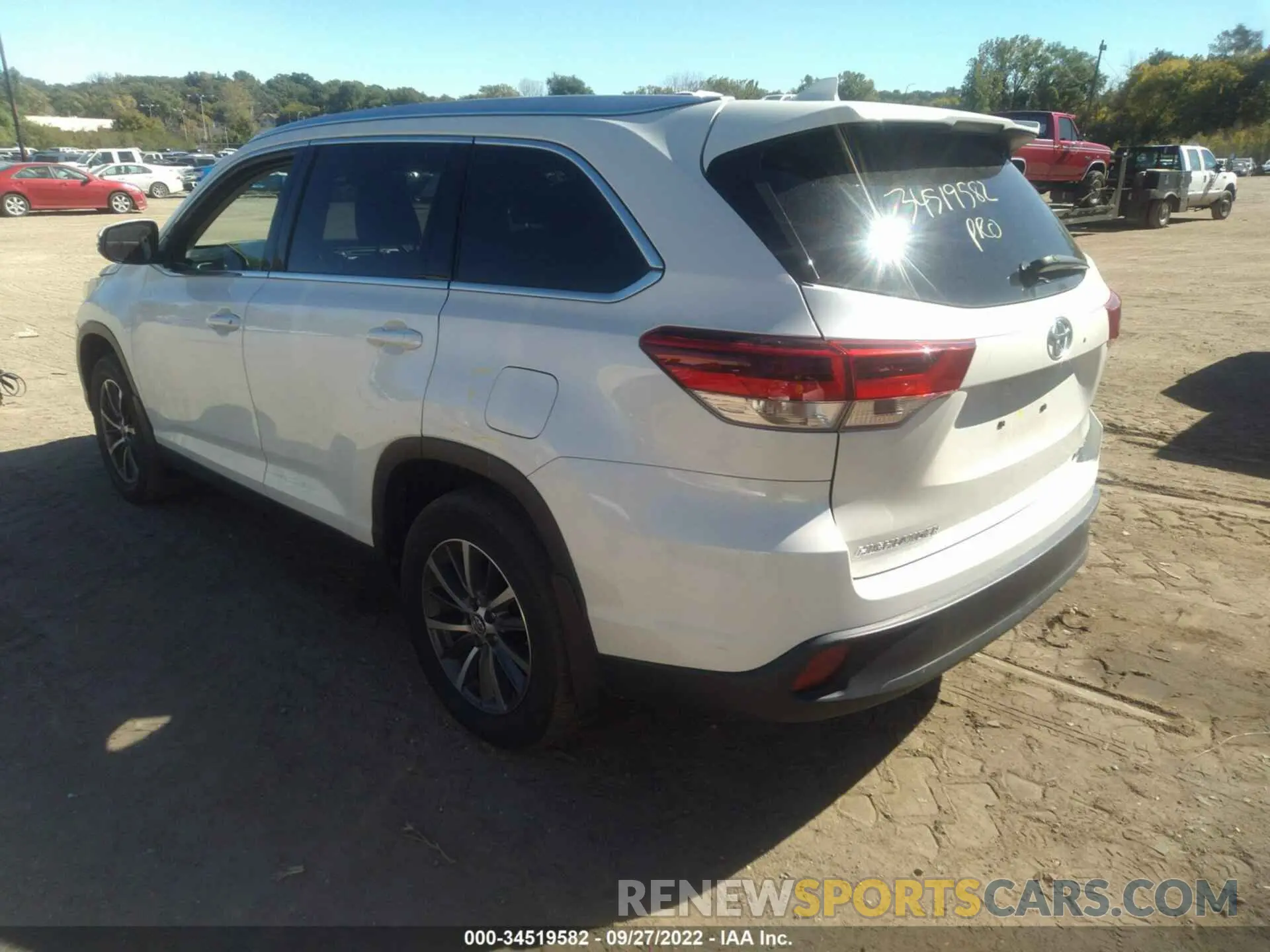 3 Фотография поврежденного автомобиля 5TDJZRFH3KS620076 TOYOTA HIGHLANDER 2019