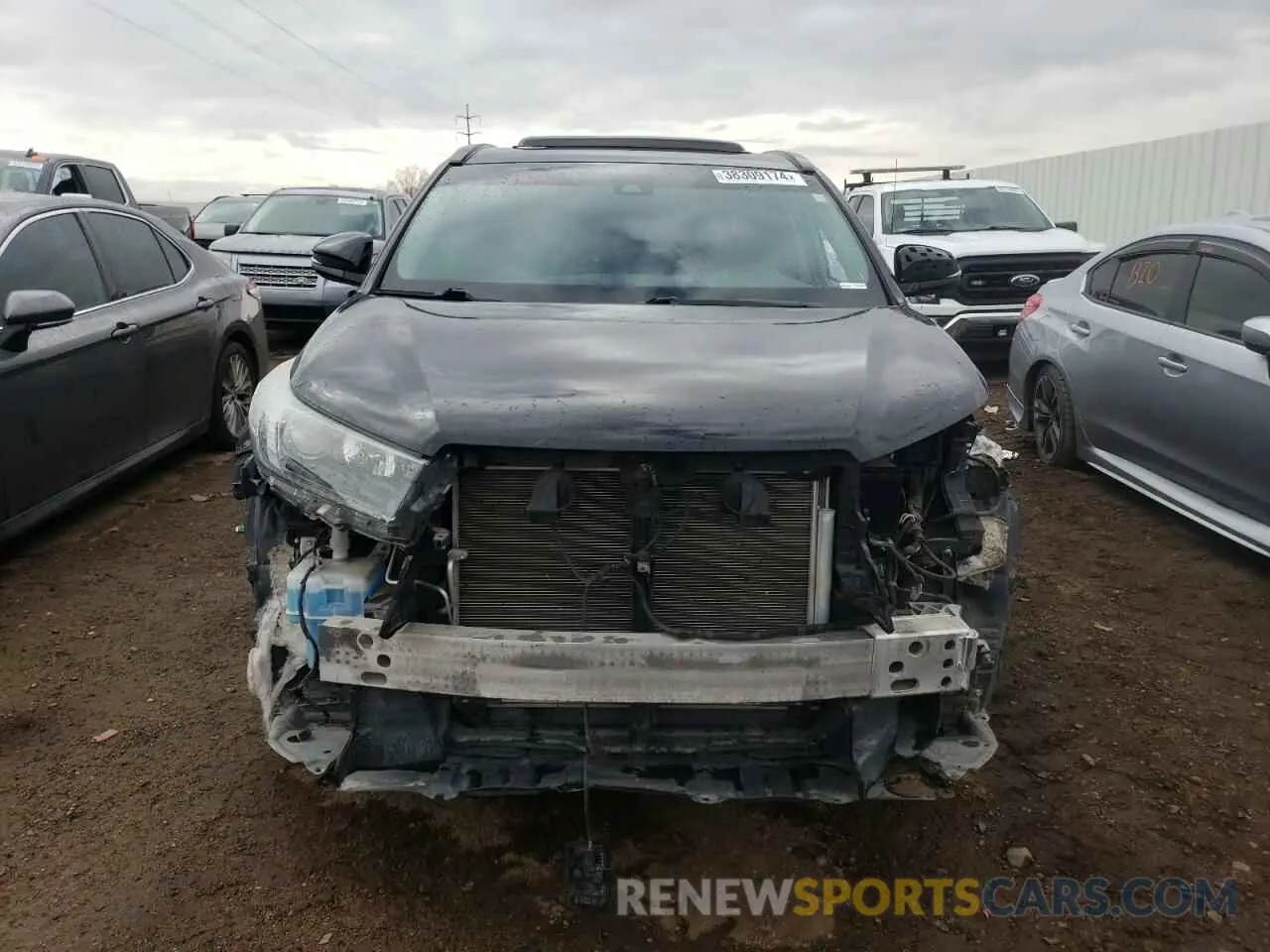 5 Photograph of a damaged car 5TDJZRFH3KS956469 TOYOTA HIGHLANDER 2019