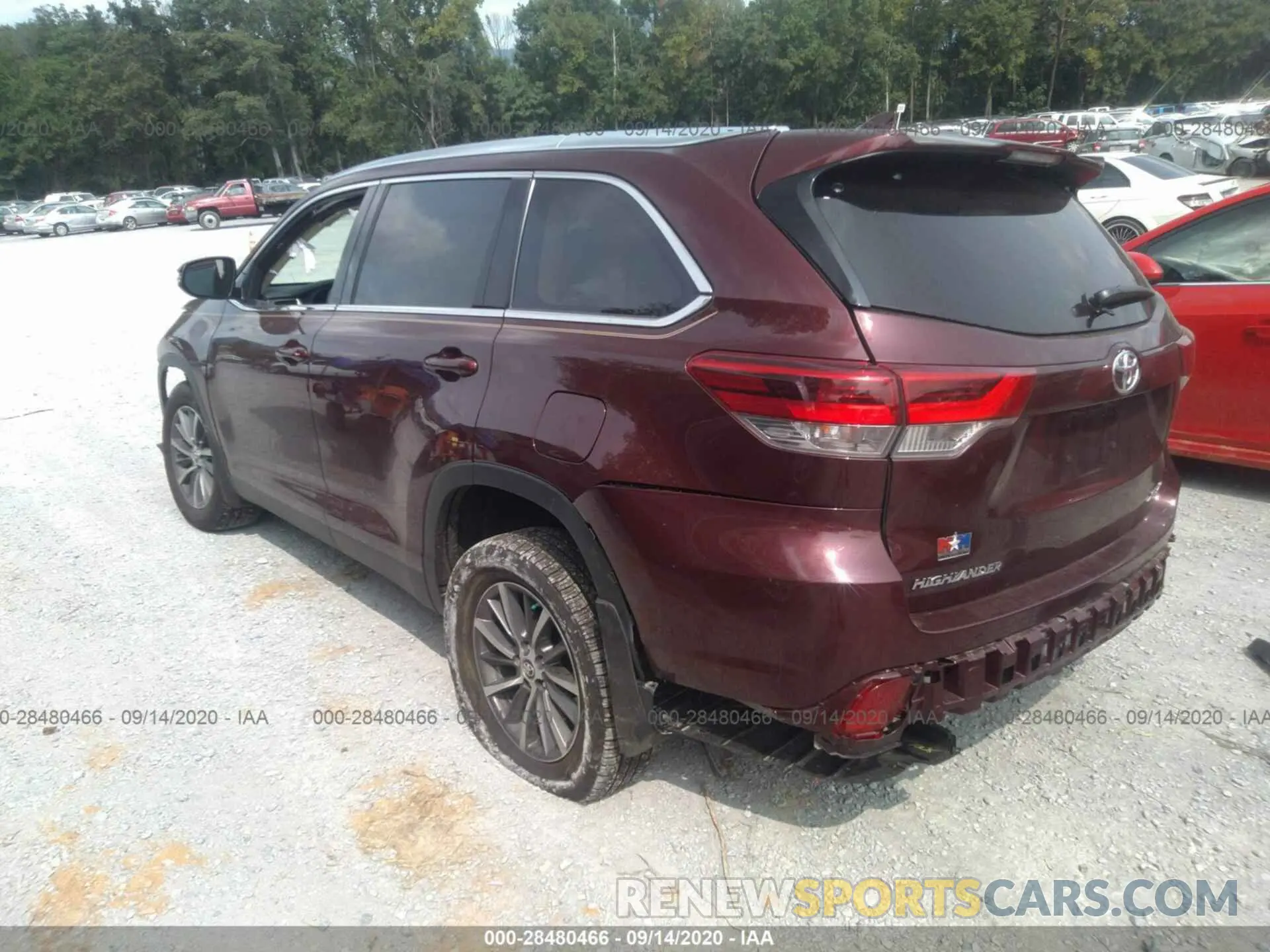 3 Photograph of a damaged car 5TDJZRFH3KS977273 TOYOTA HIGHLANDER 2019