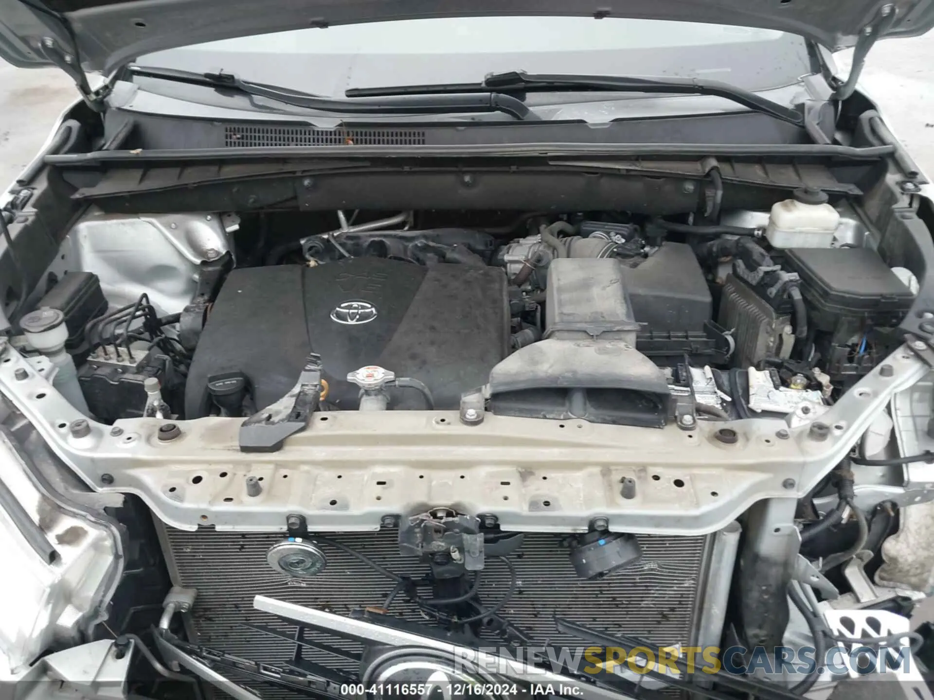 10 Photograph of a damaged car 5TDJZRFH4KS568182 TOYOTA HIGHLANDER 2019