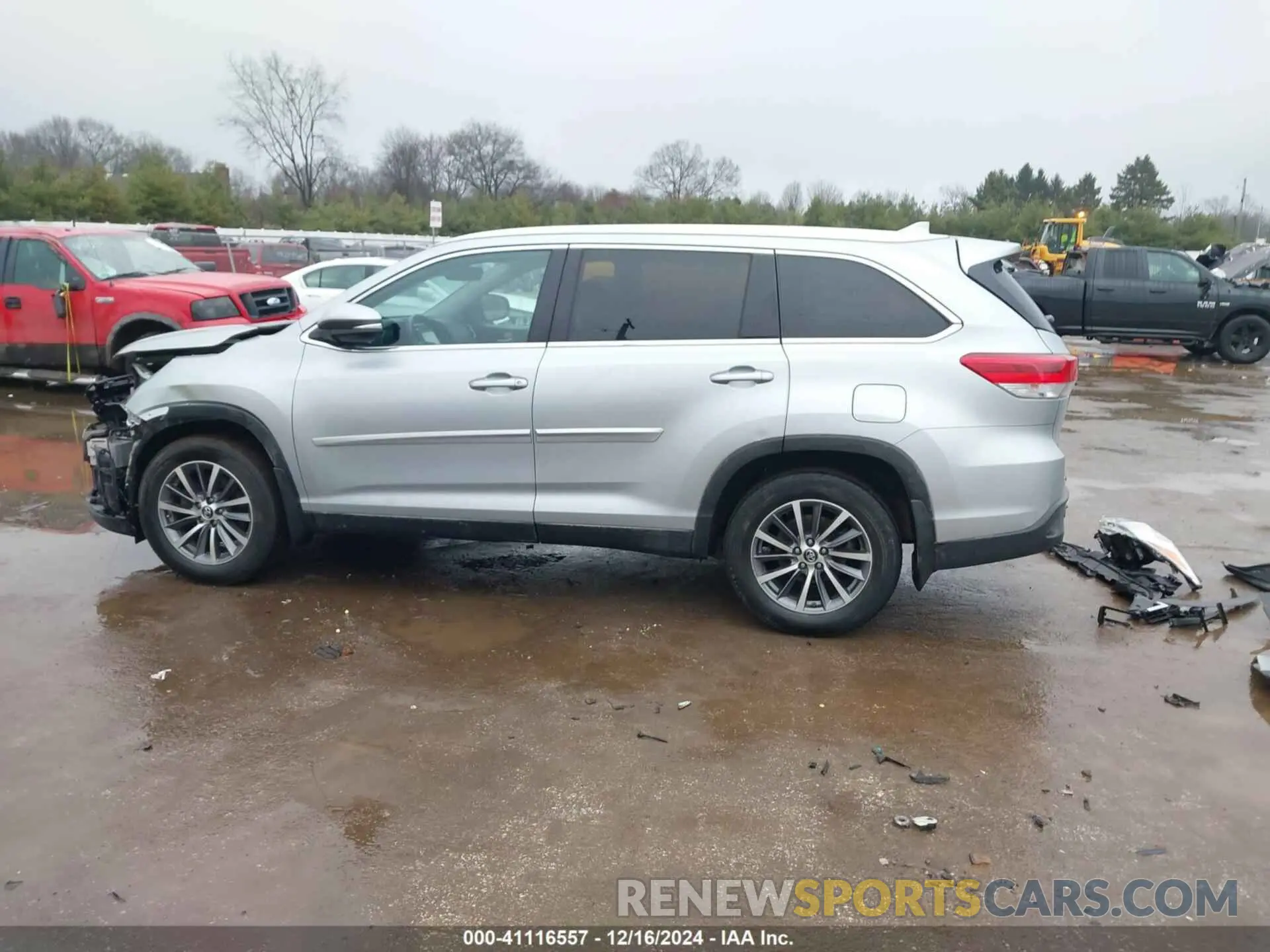 15 Photograph of a damaged car 5TDJZRFH4KS568182 TOYOTA HIGHLANDER 2019