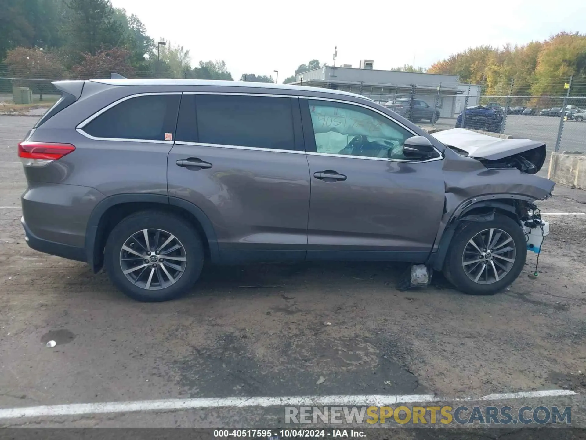 13 Photograph of a damaged car 5TDJZRFH4KS576816 TOYOTA HIGHLANDER 2019