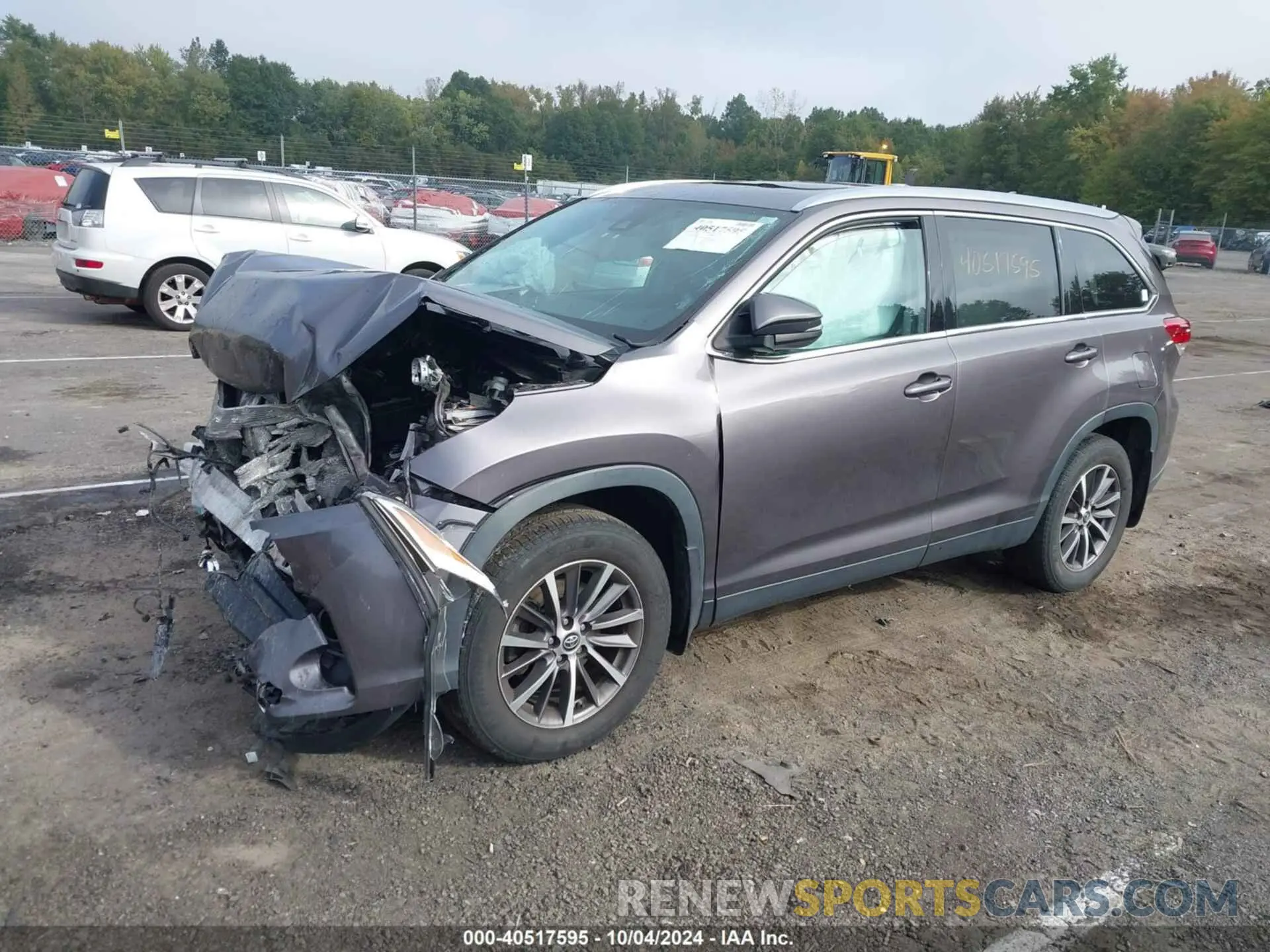 2 Photograph of a damaged car 5TDJZRFH4KS576816 TOYOTA HIGHLANDER 2019