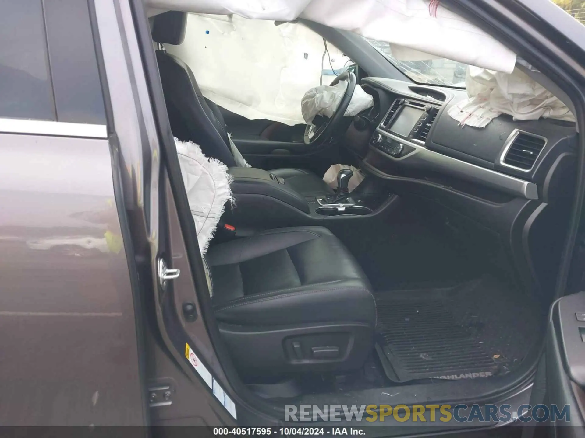 5 Photograph of a damaged car 5TDJZRFH4KS576816 TOYOTA HIGHLANDER 2019